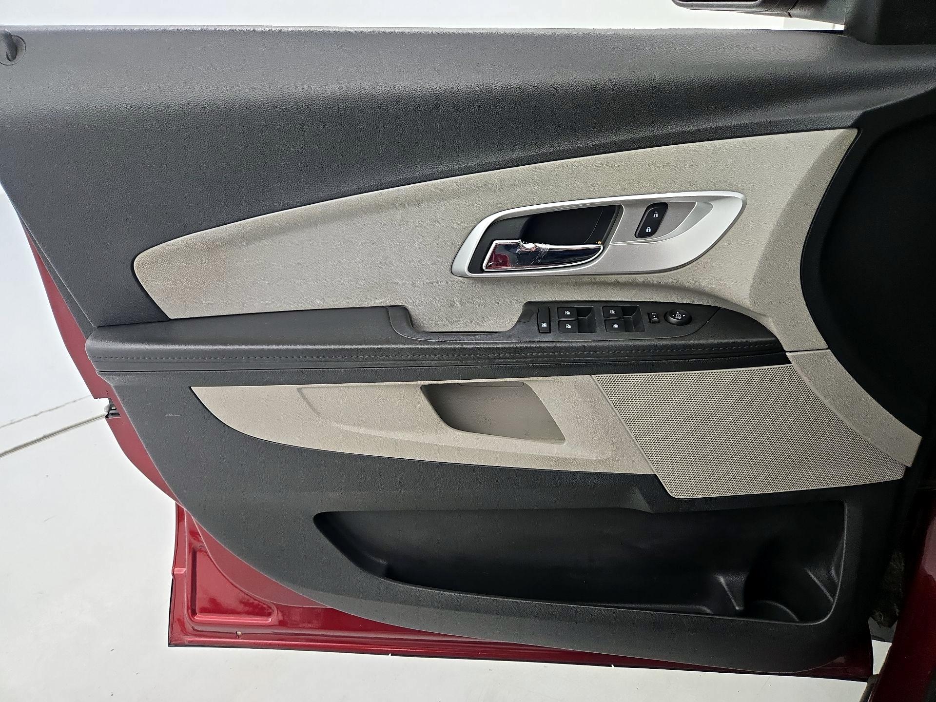 Thumbnail: 2017 Chevrolet Equinox - 12