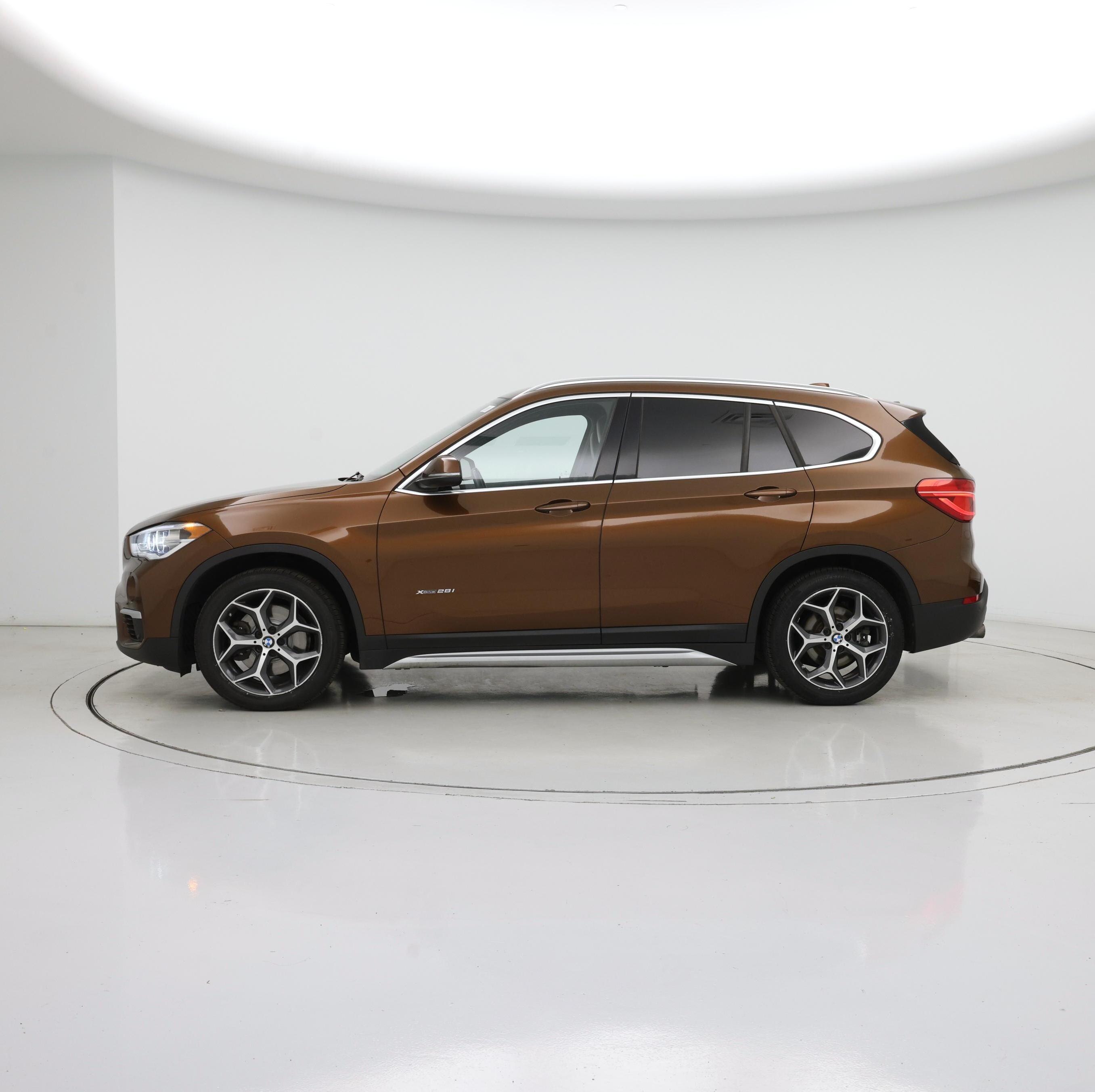 Thumbnail: 2016 BMW X1 - 3