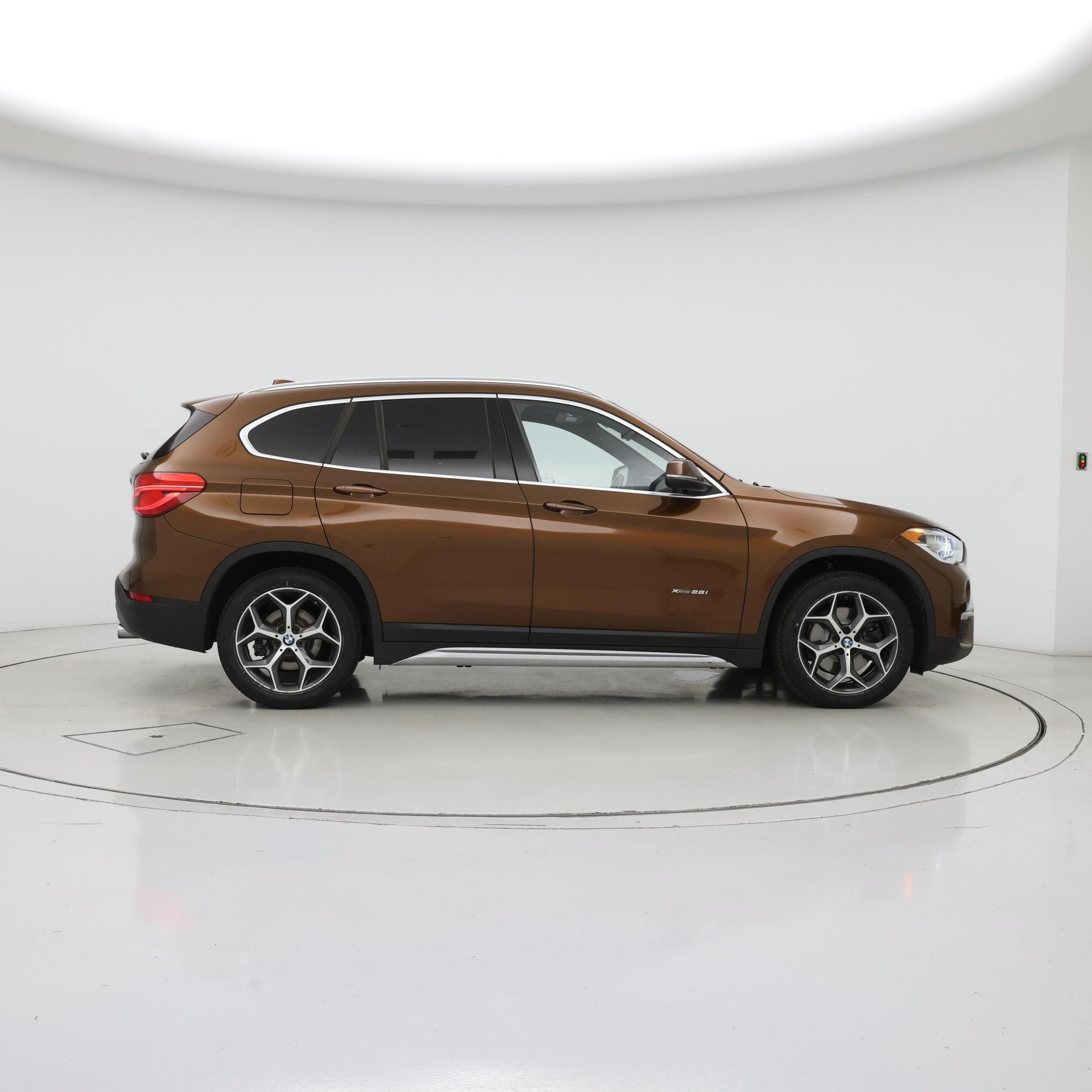 Thumbnail: 2016 BMW X1 - 7