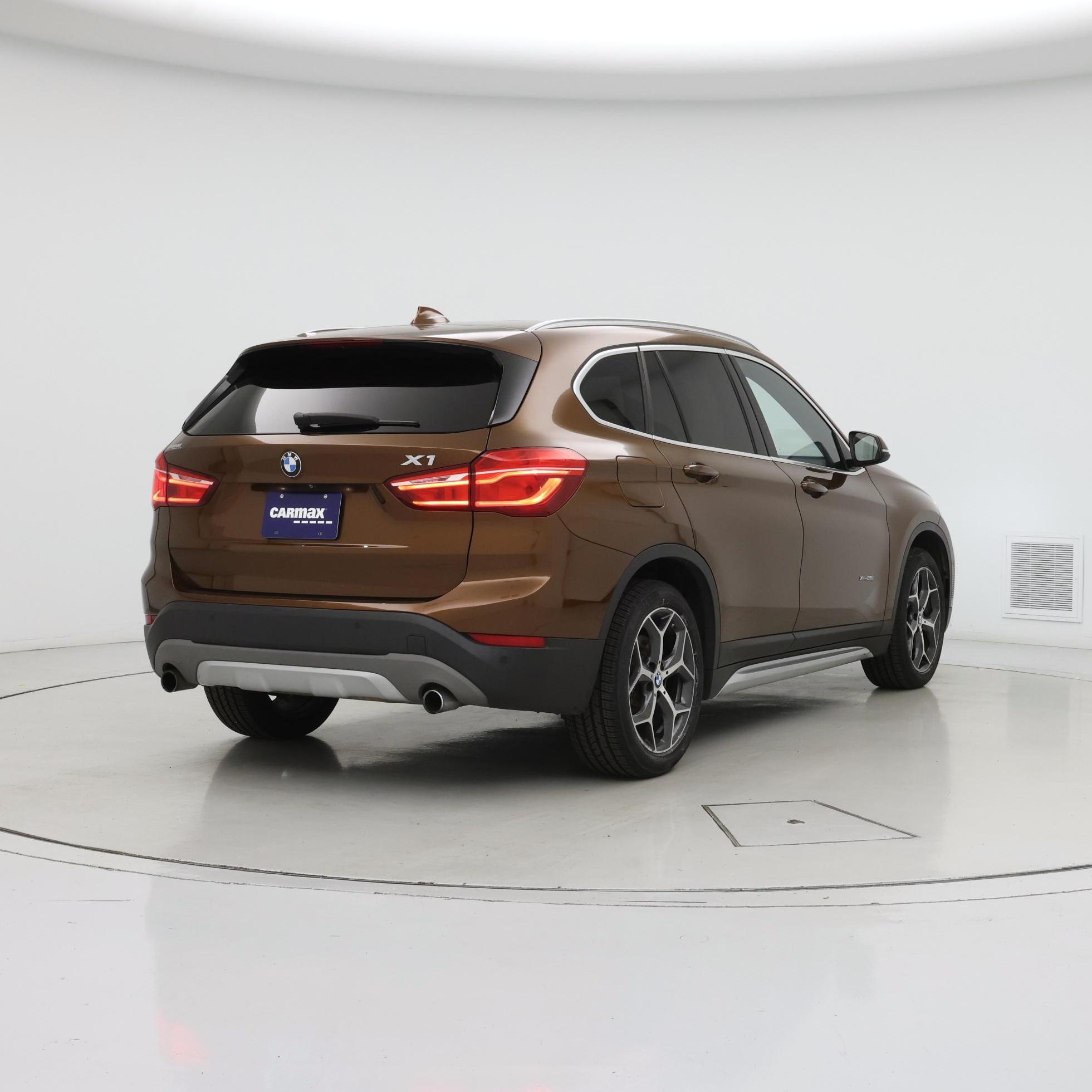 Thumbnail: 2016 BMW X1 - 8