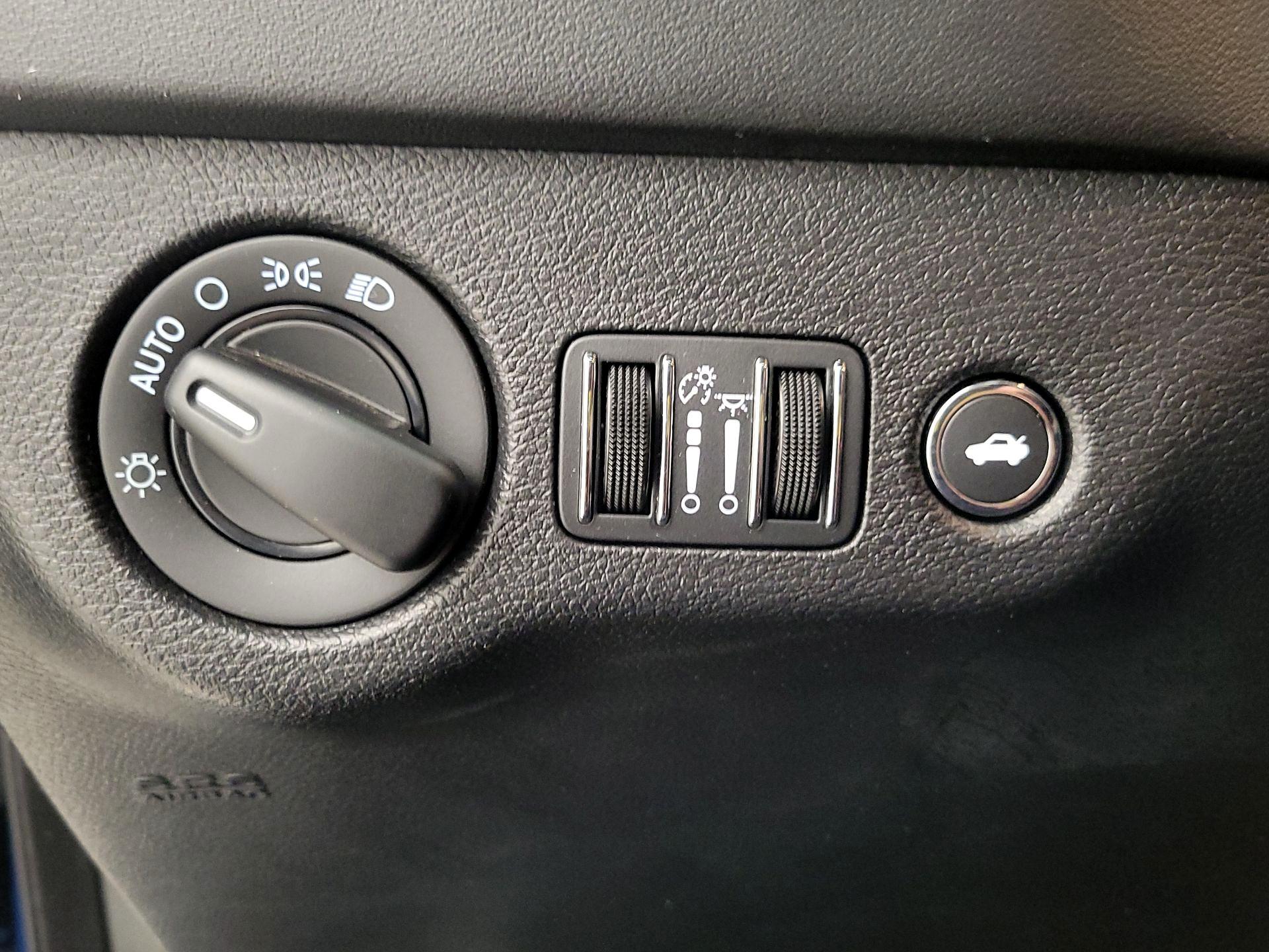 Thumbnail: 2021 Dodge Charger - 13