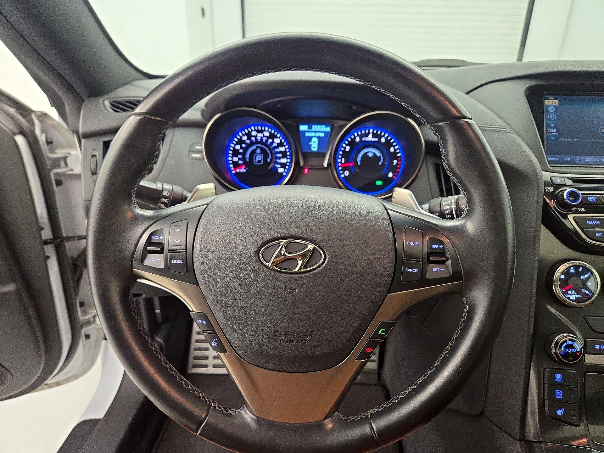 Thumbnail: 2015 Hyundai Genesis - 10