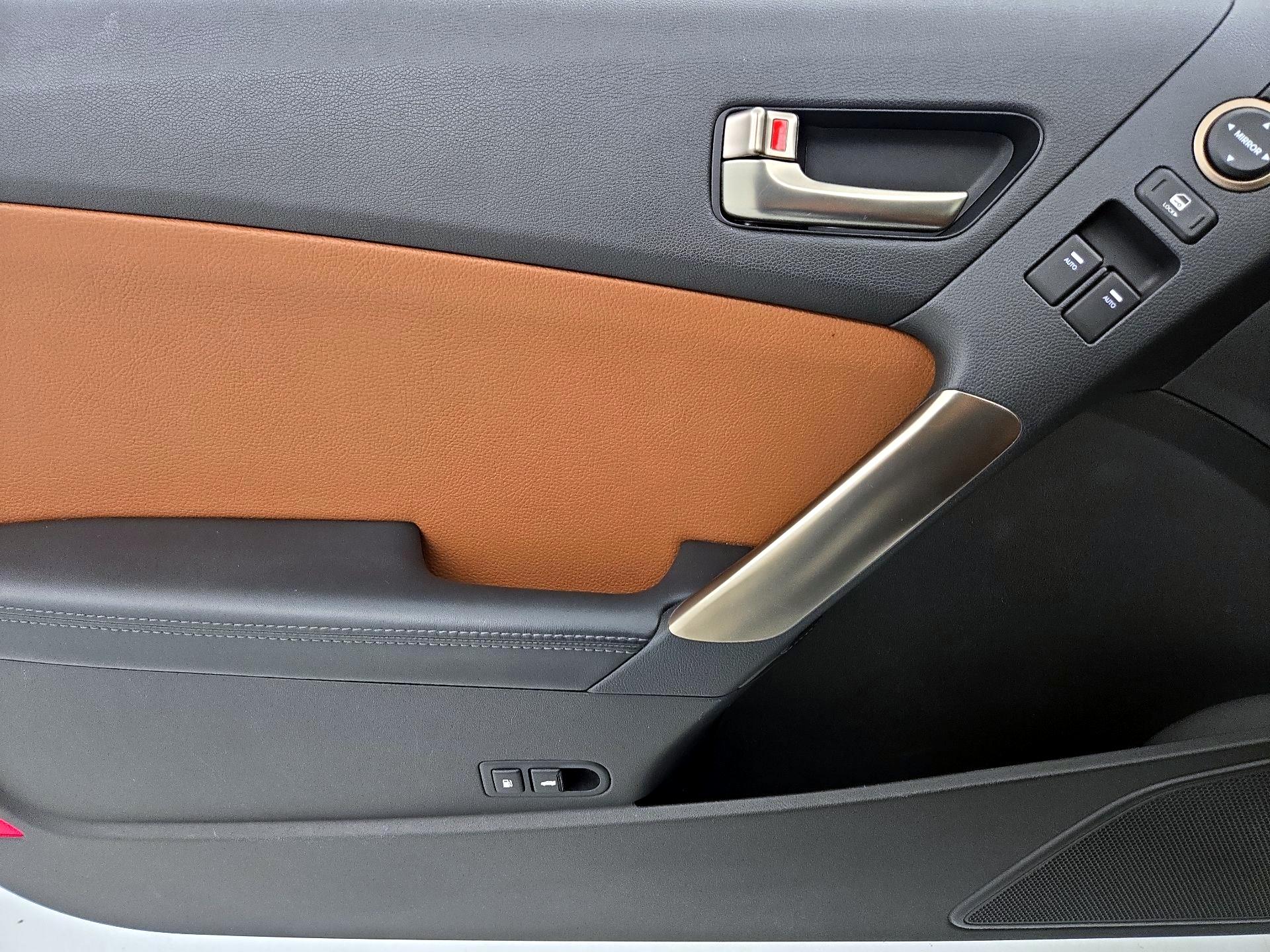 Thumbnail: 2015 Hyundai Genesis - 12