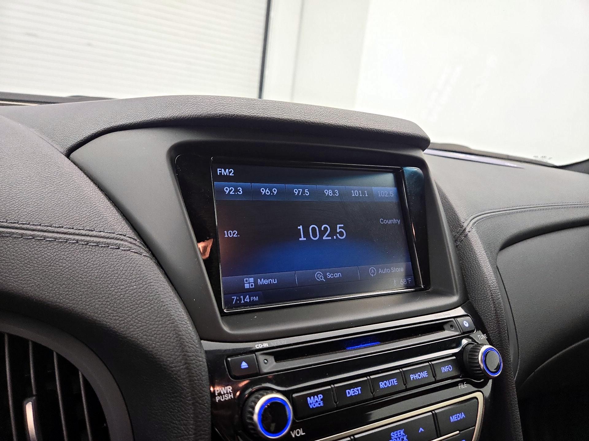 Thumbnail: 2015 Hyundai Genesis - 15