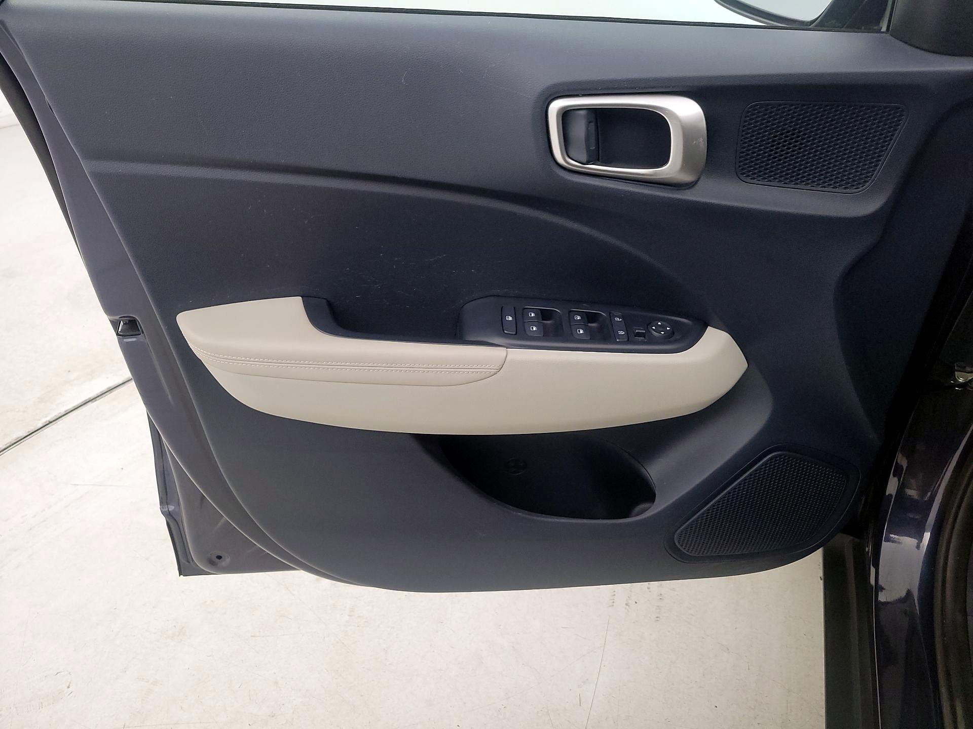 Thumbnail: 2021 Hyundai Venue - 12