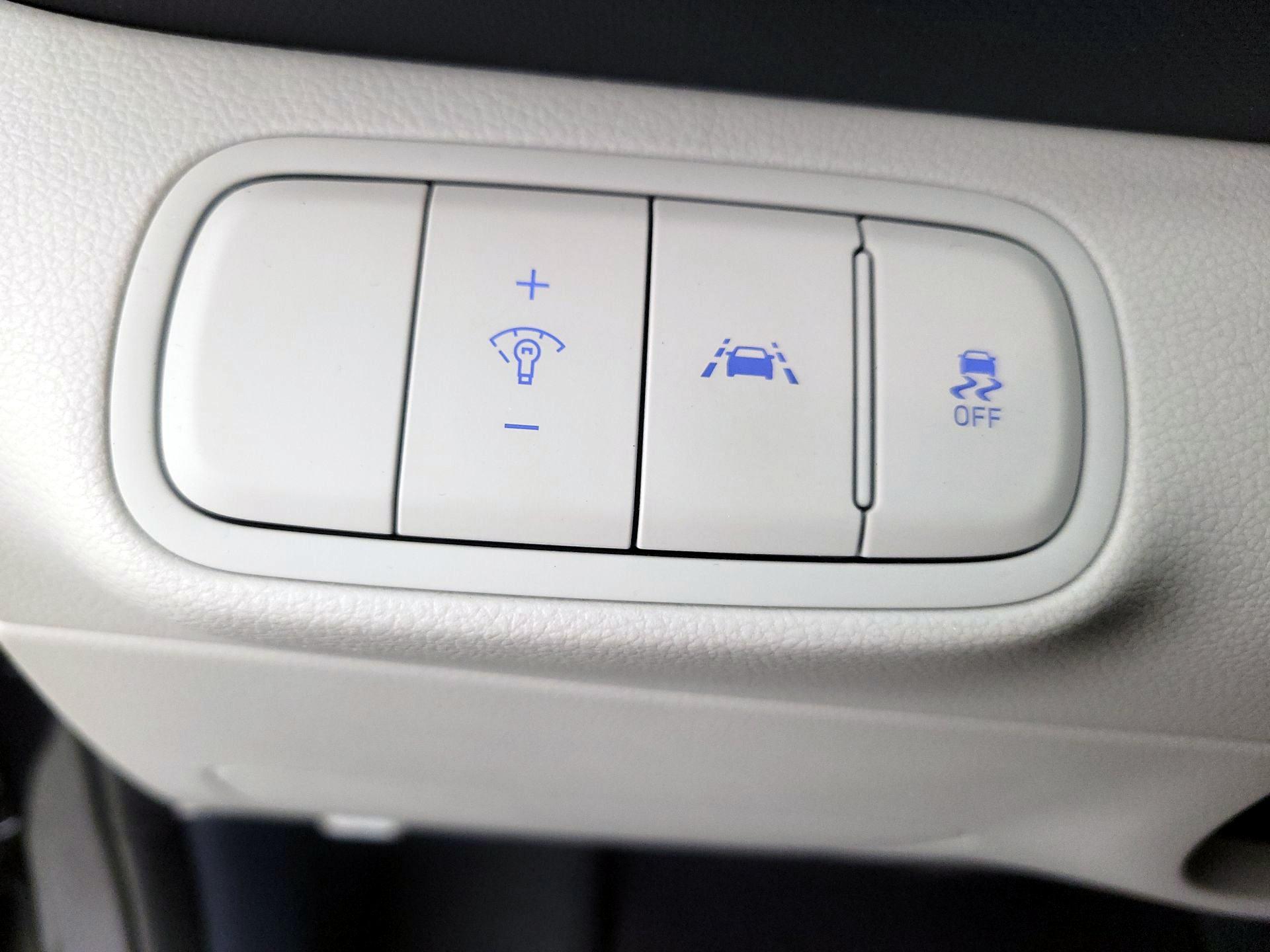 Thumbnail: 2021 Hyundai Venue - 13