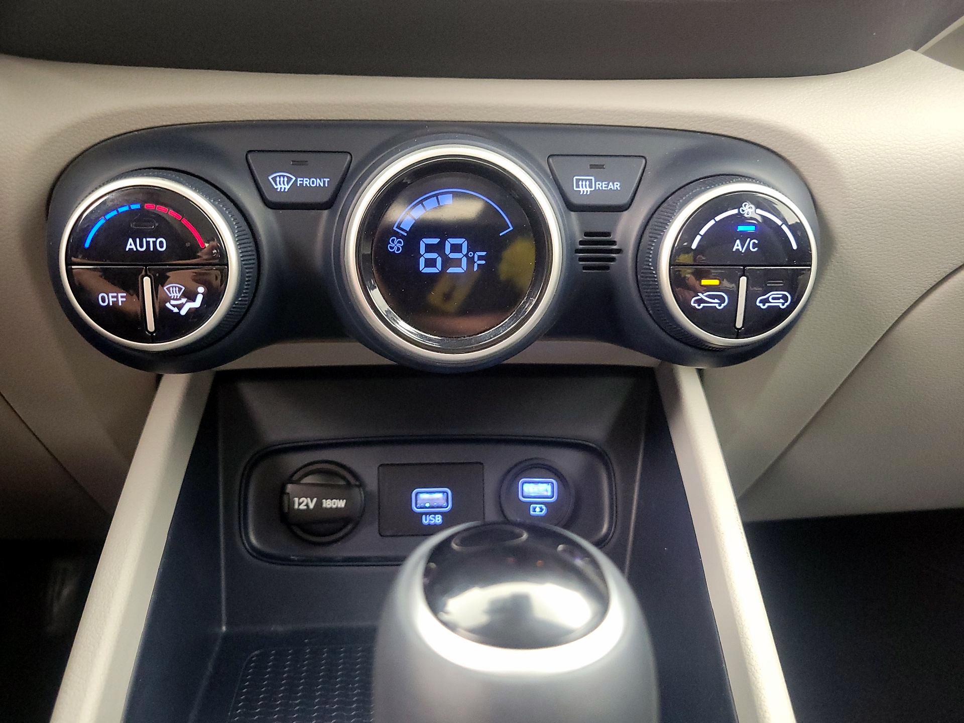 Thumbnail: 2021 Hyundai Venue - 17