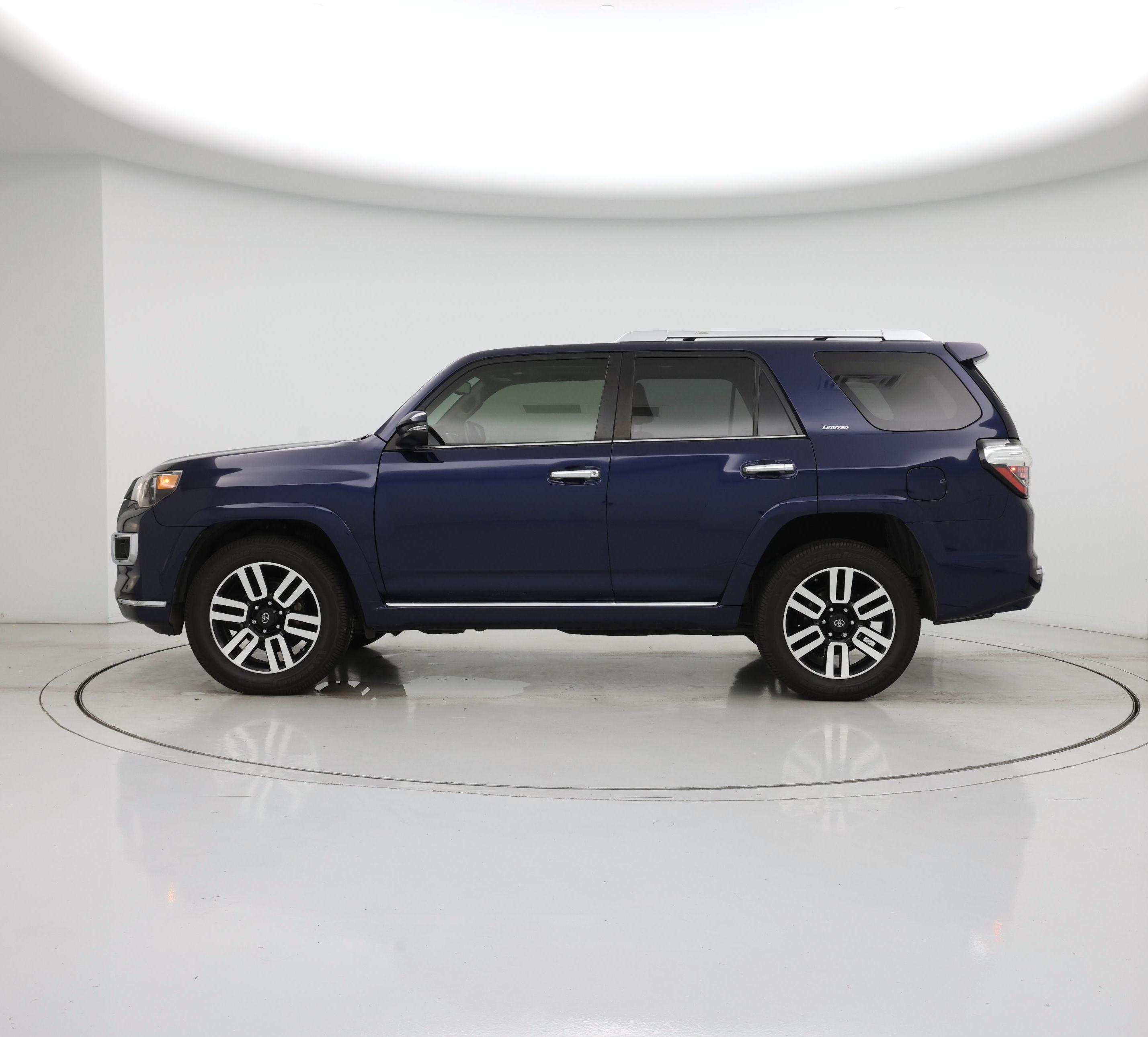 Thumbnail: 2017 Toyota 4Runner - 3