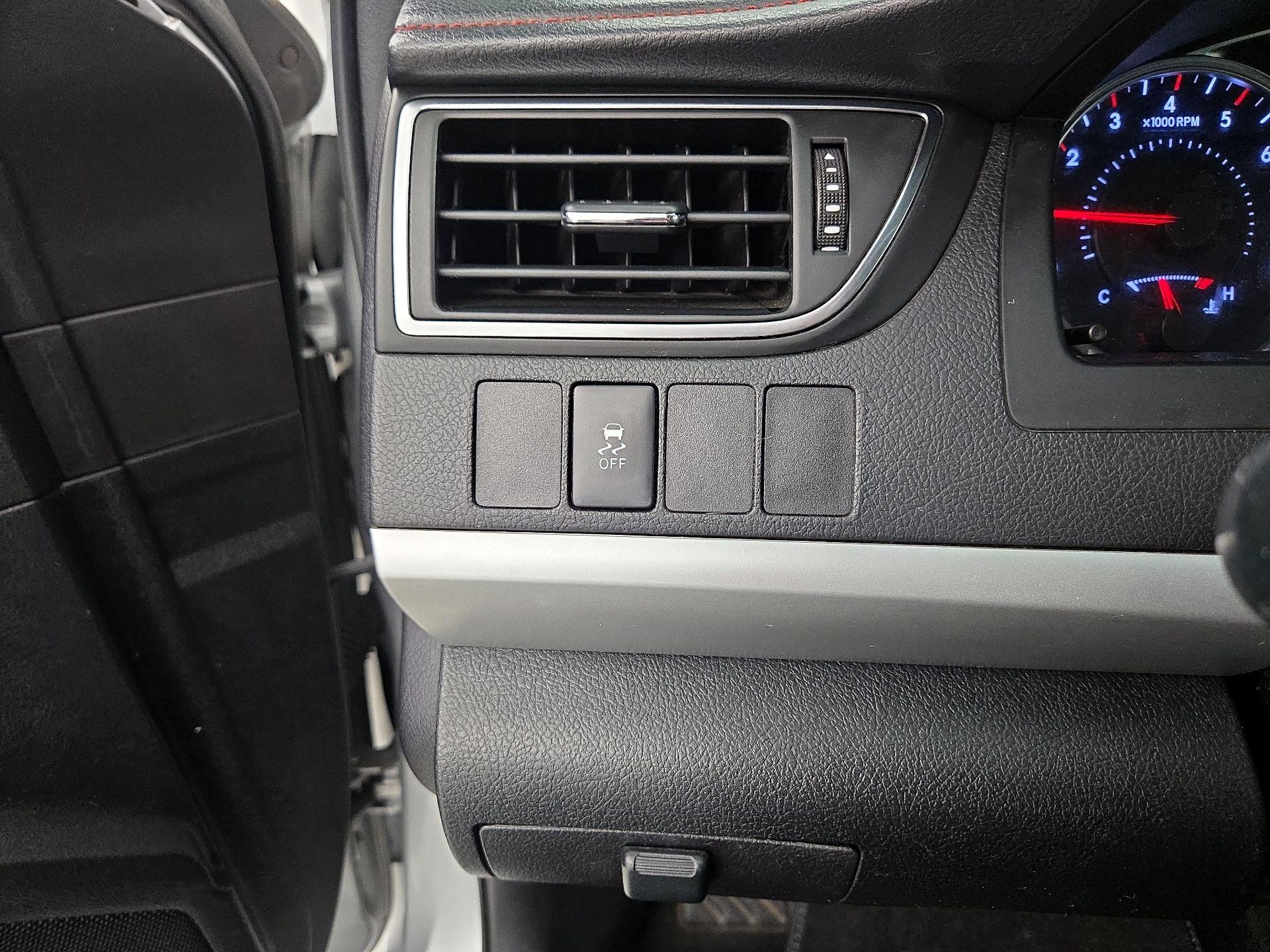 Thumbnail: 2016 Toyota Camry - 13