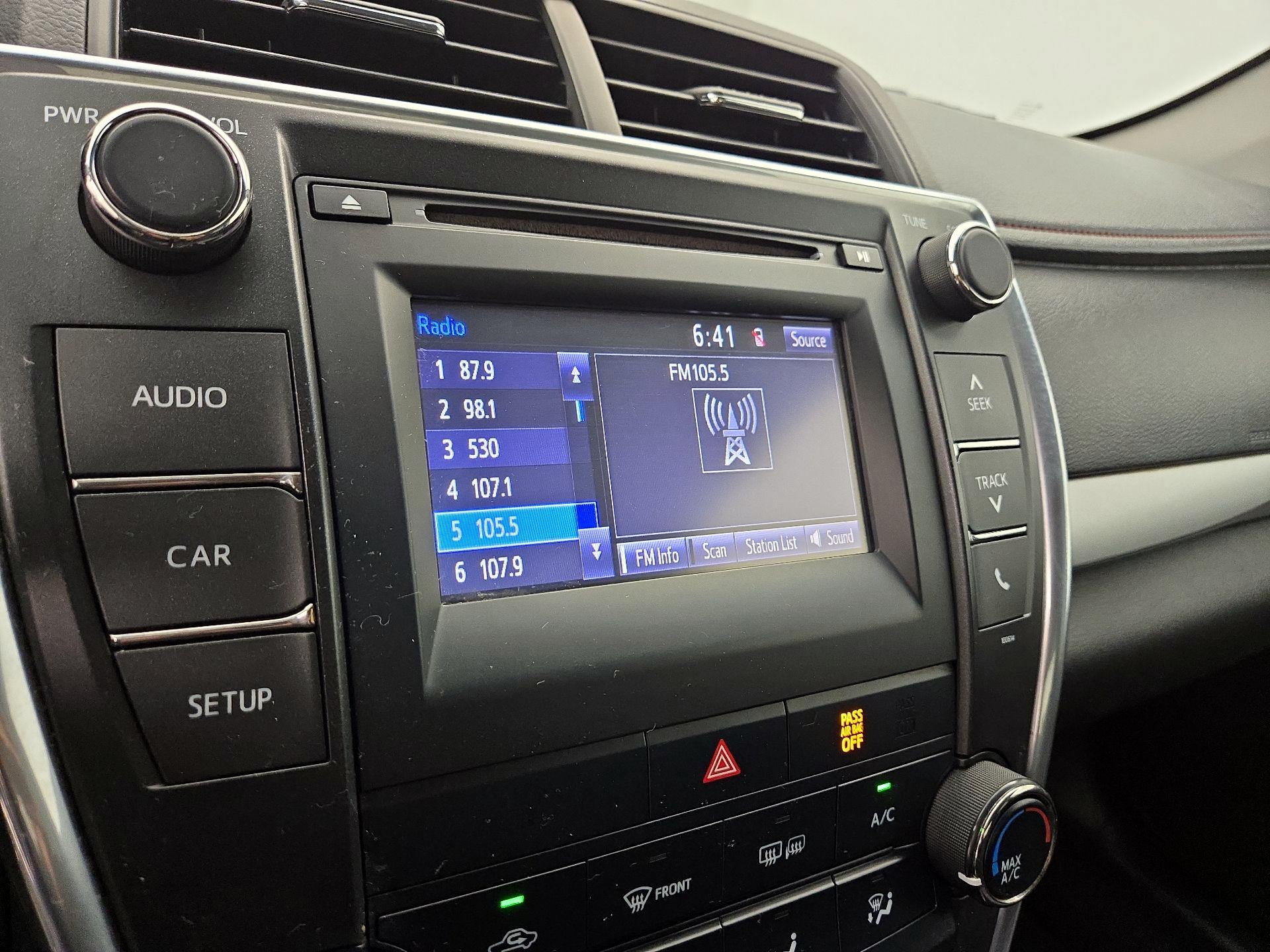 Thumbnail: 2016 Toyota Camry - 15