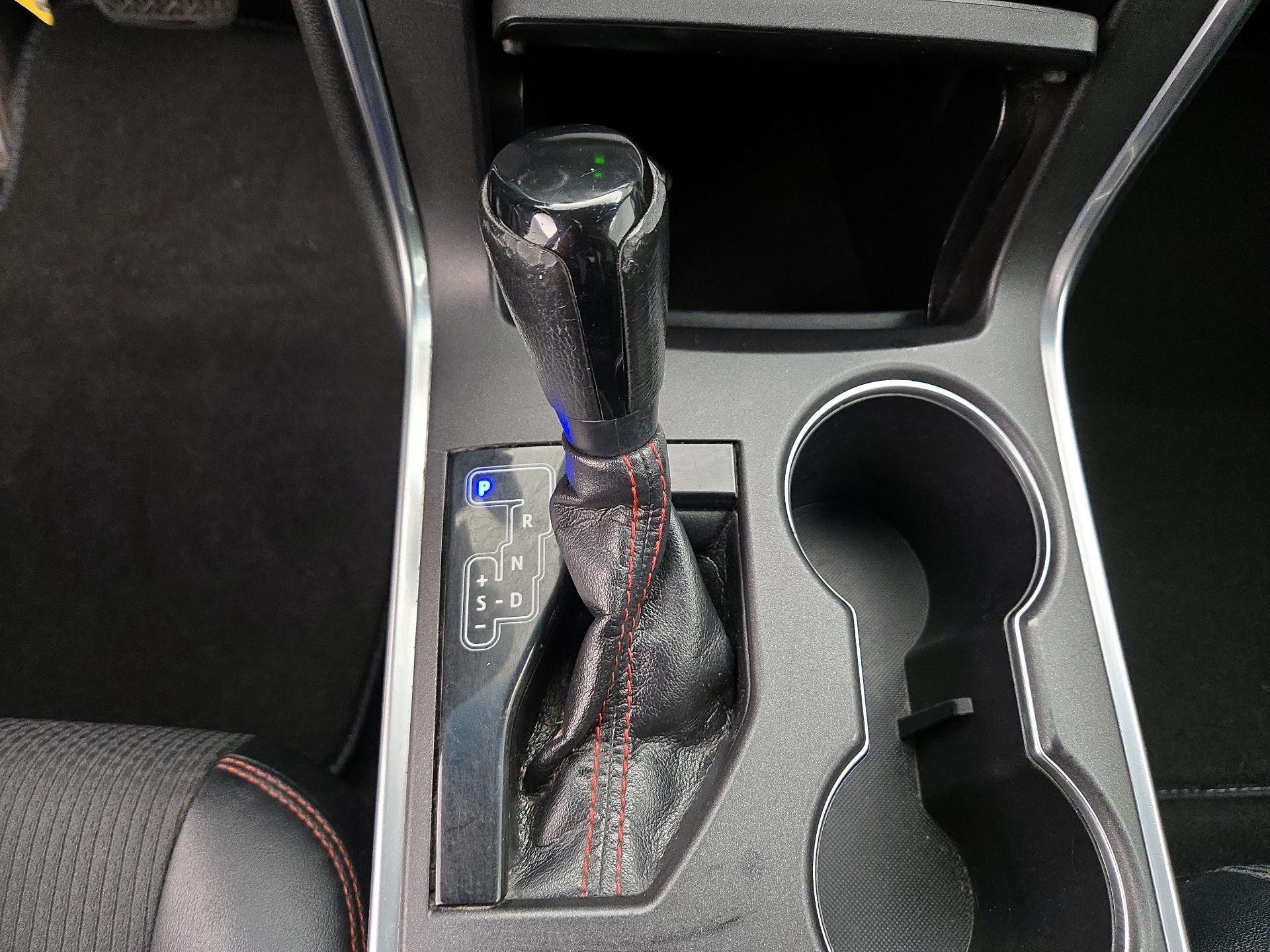 Thumbnail: 2016 Toyota Camry - 17