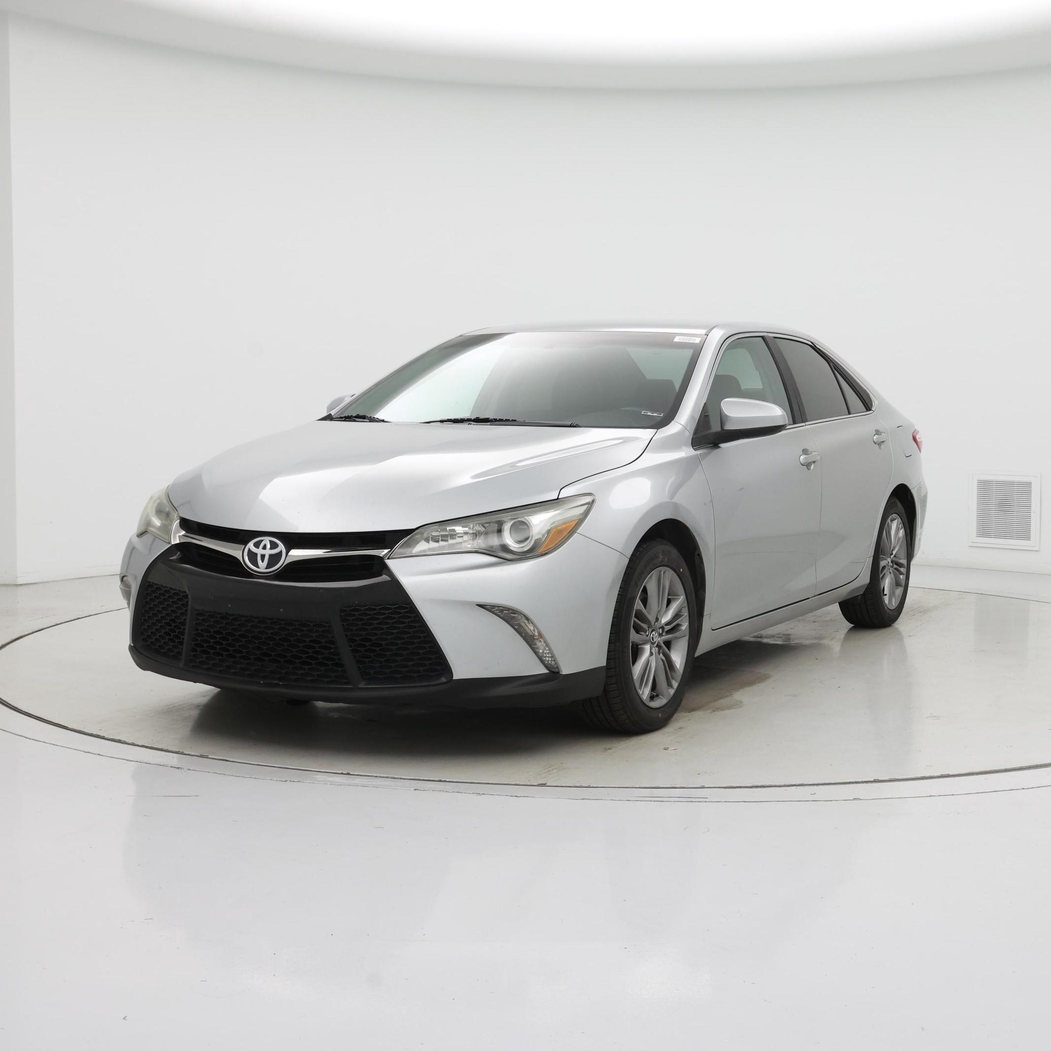 Thumbnail: 2016 Toyota Camry - 4