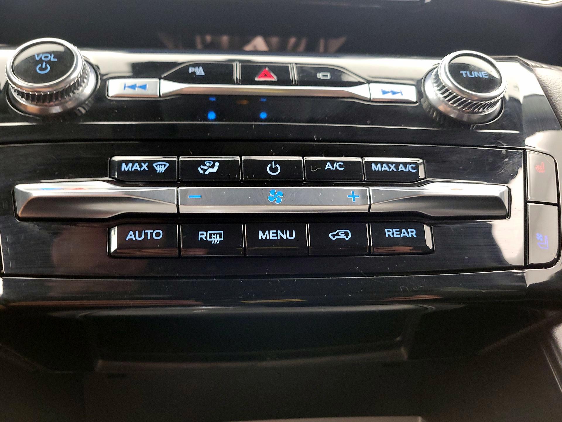 Thumbnail: 2023 Ford Explorer - 17