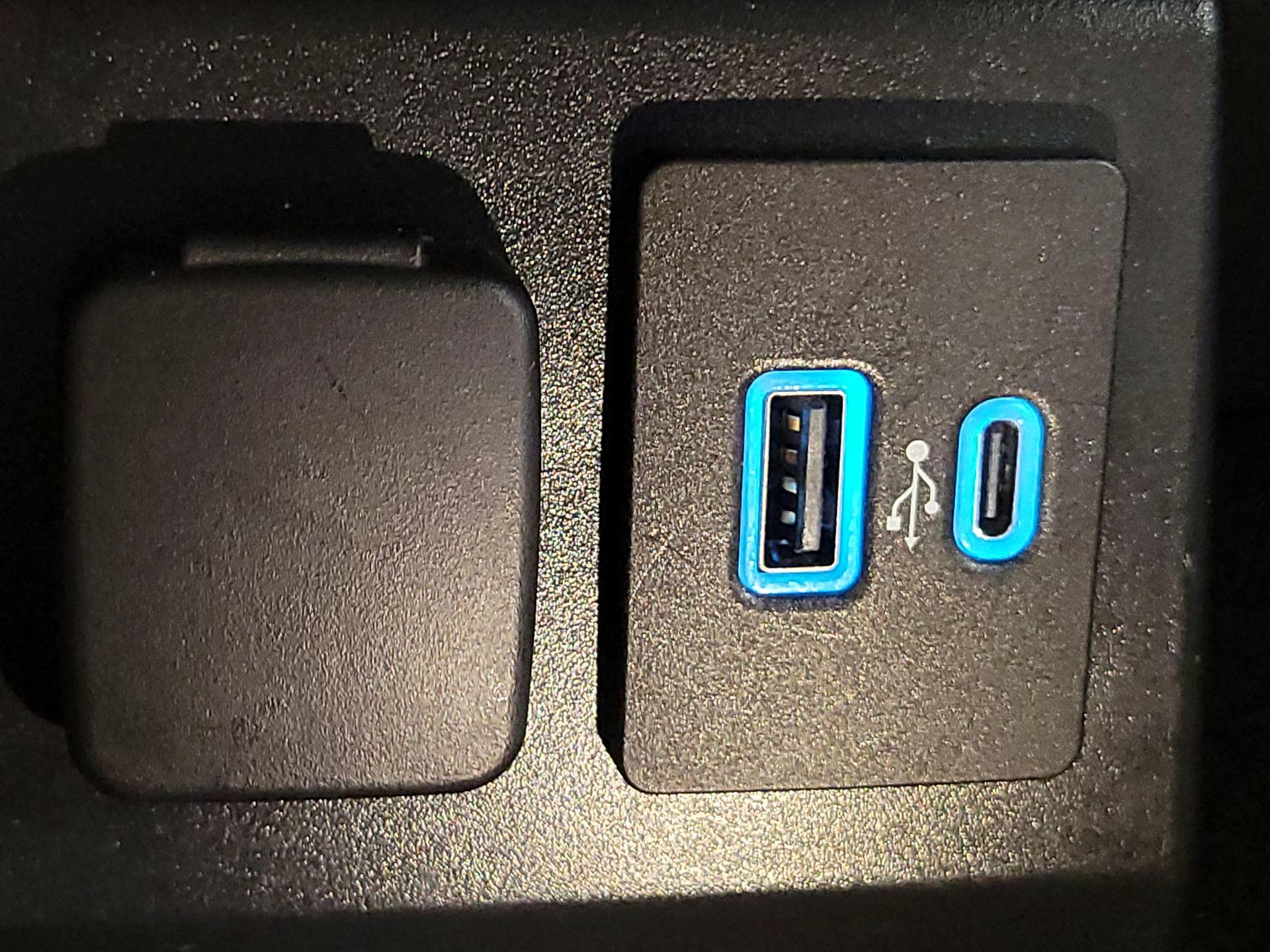 Thumbnail: 2023 Ford Explorer - 19