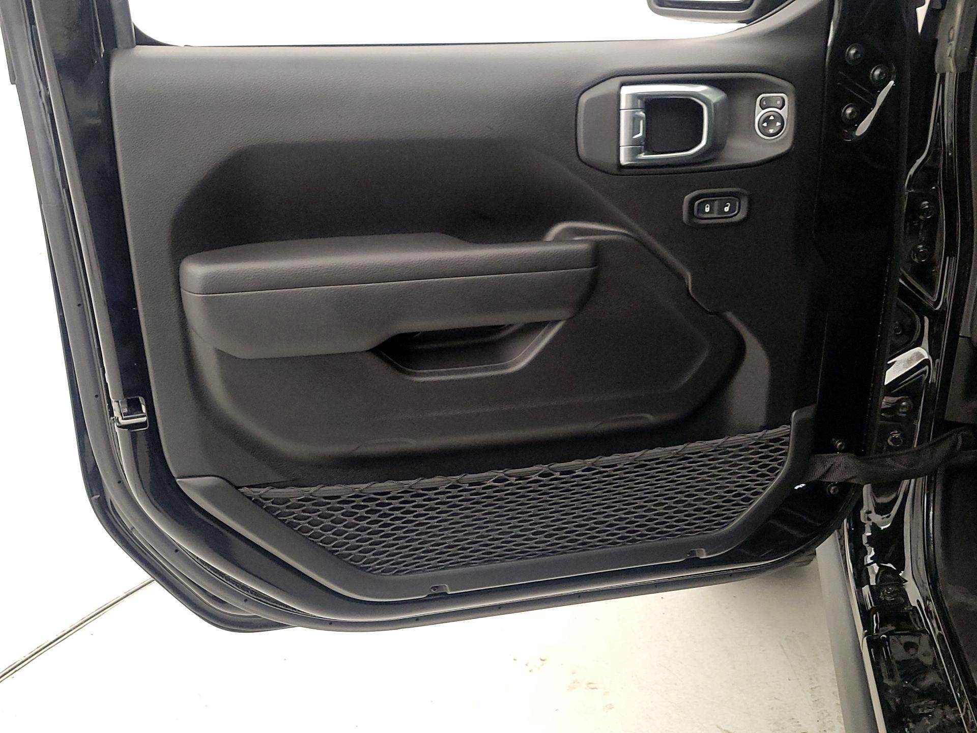 Thumbnail: 2025 Jeep Gladiator - 12