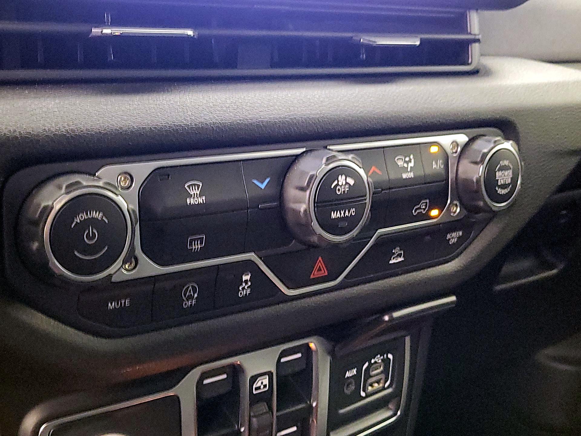 Thumbnail: 2025 Jeep Gladiator - 16