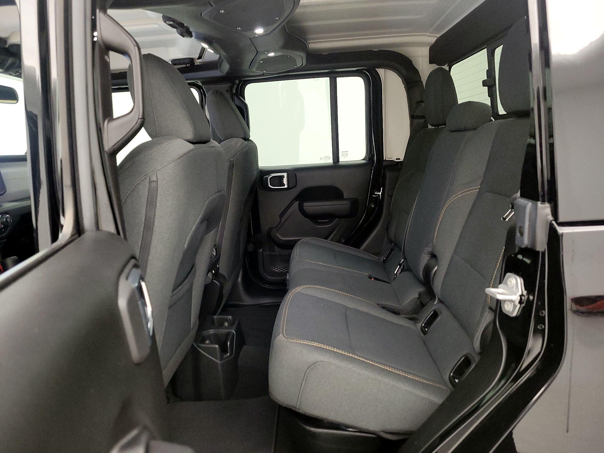 Thumbnail: 2025 Jeep Gladiator - 19