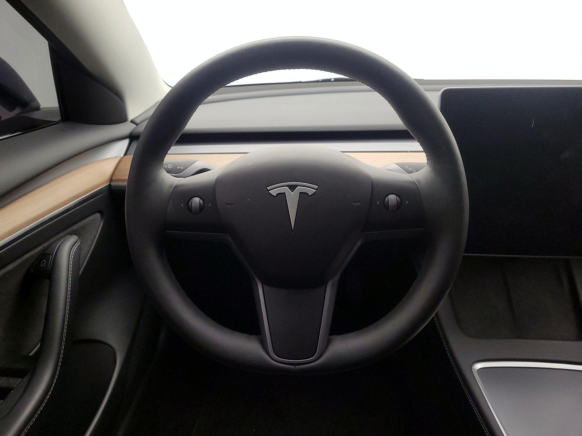 Thumbnail: 2023 Tesla Model 3 - 10