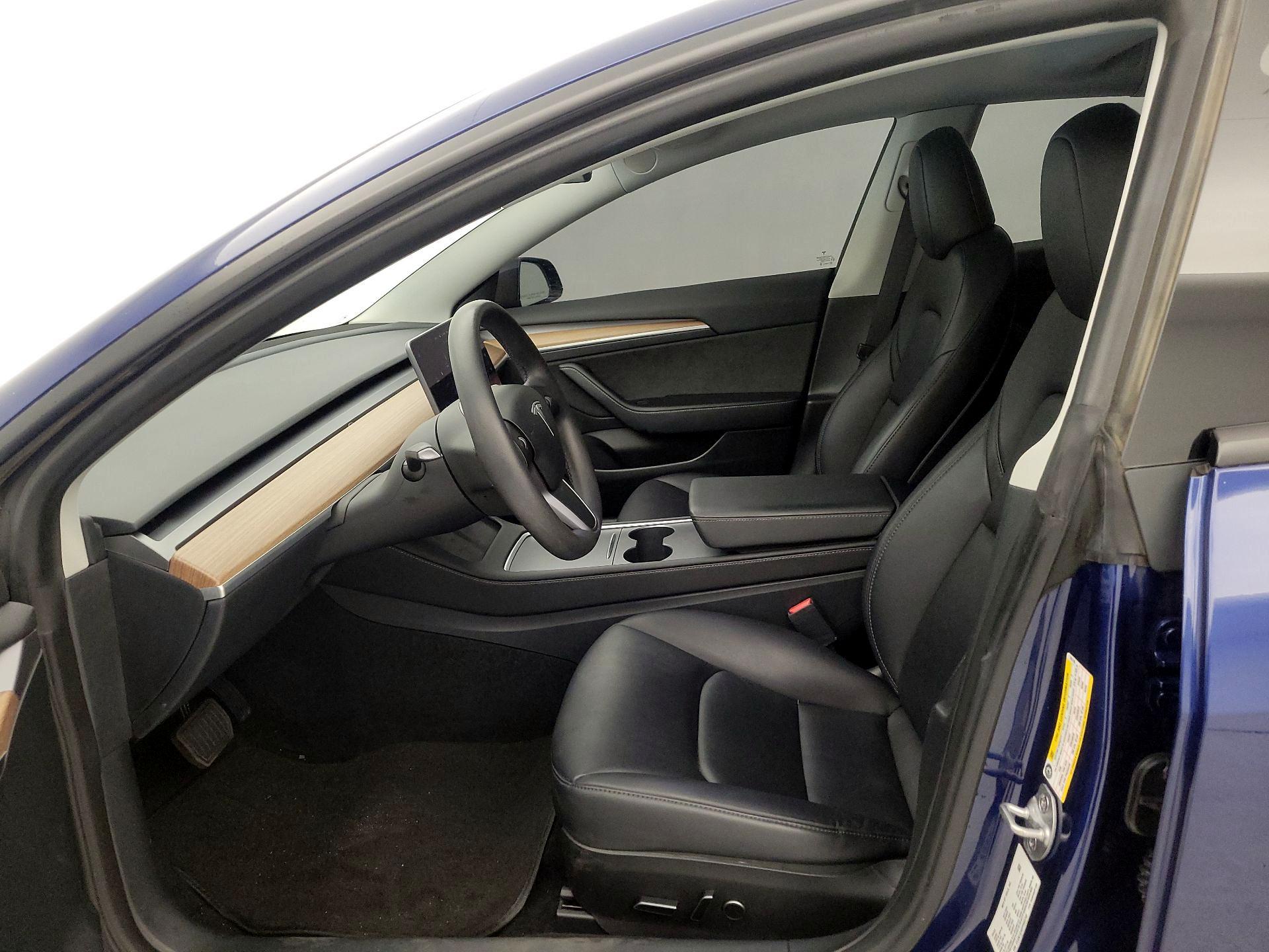 Thumbnail: 2023 Tesla Model 3 - 11