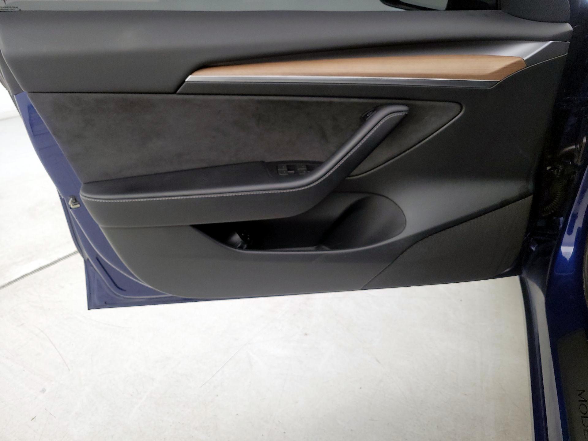 Thumbnail: 2023 Tesla Model 3 - 12