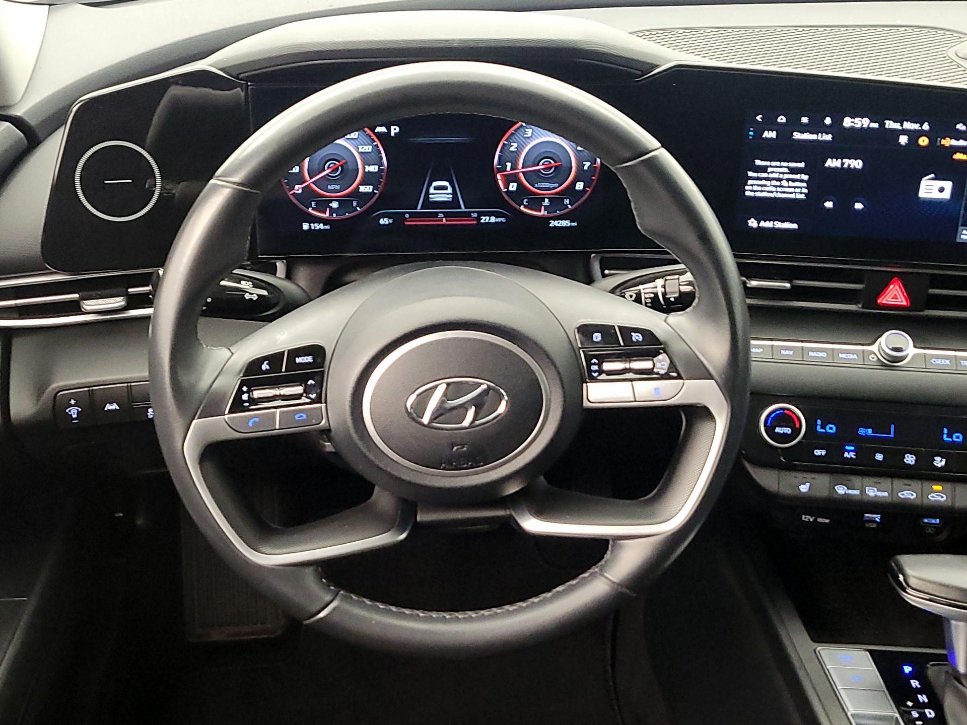 Thumbnail: 2023 Hyundai Elantra - 10