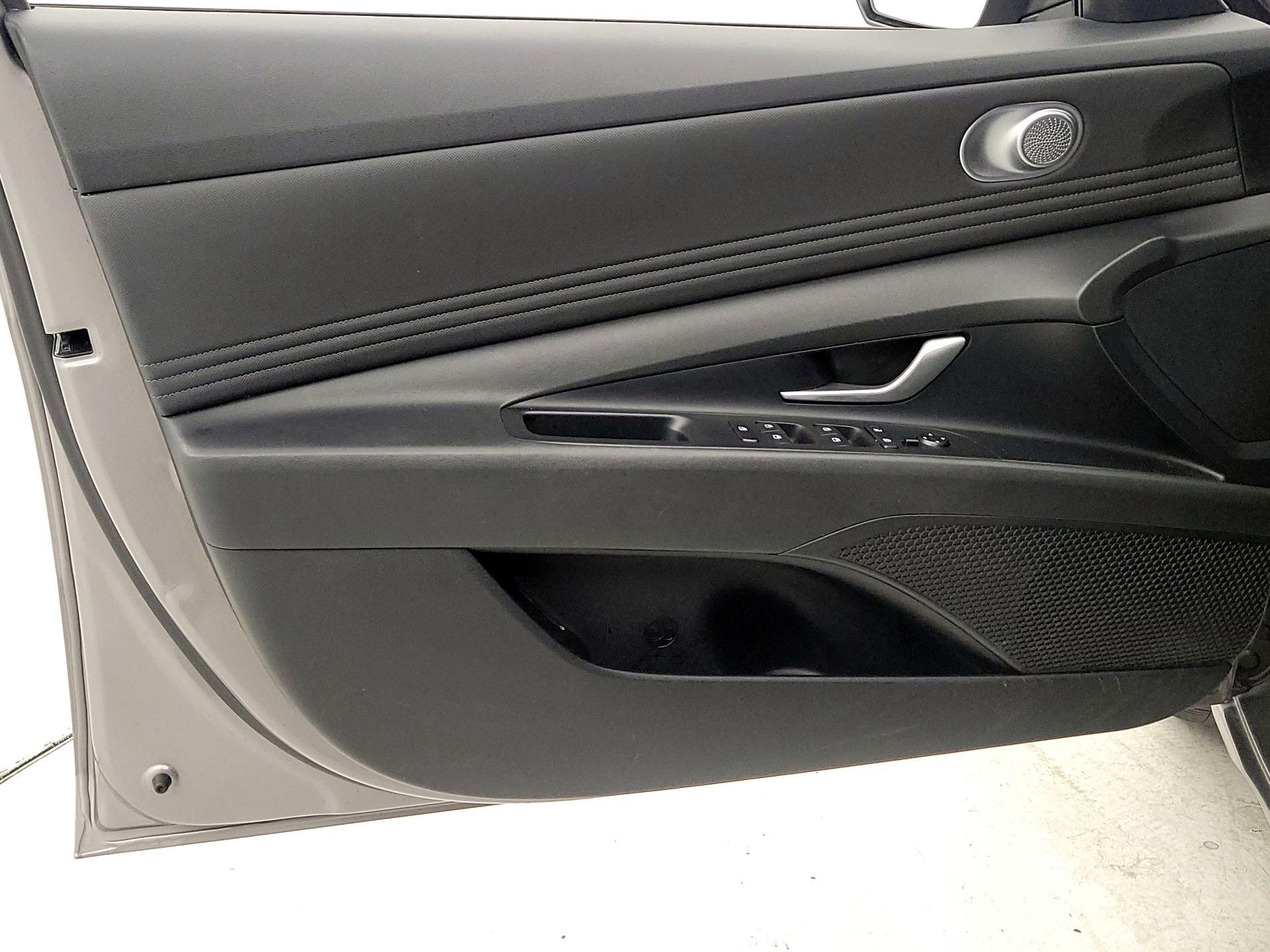 Thumbnail: 2023 Hyundai Elantra - 12