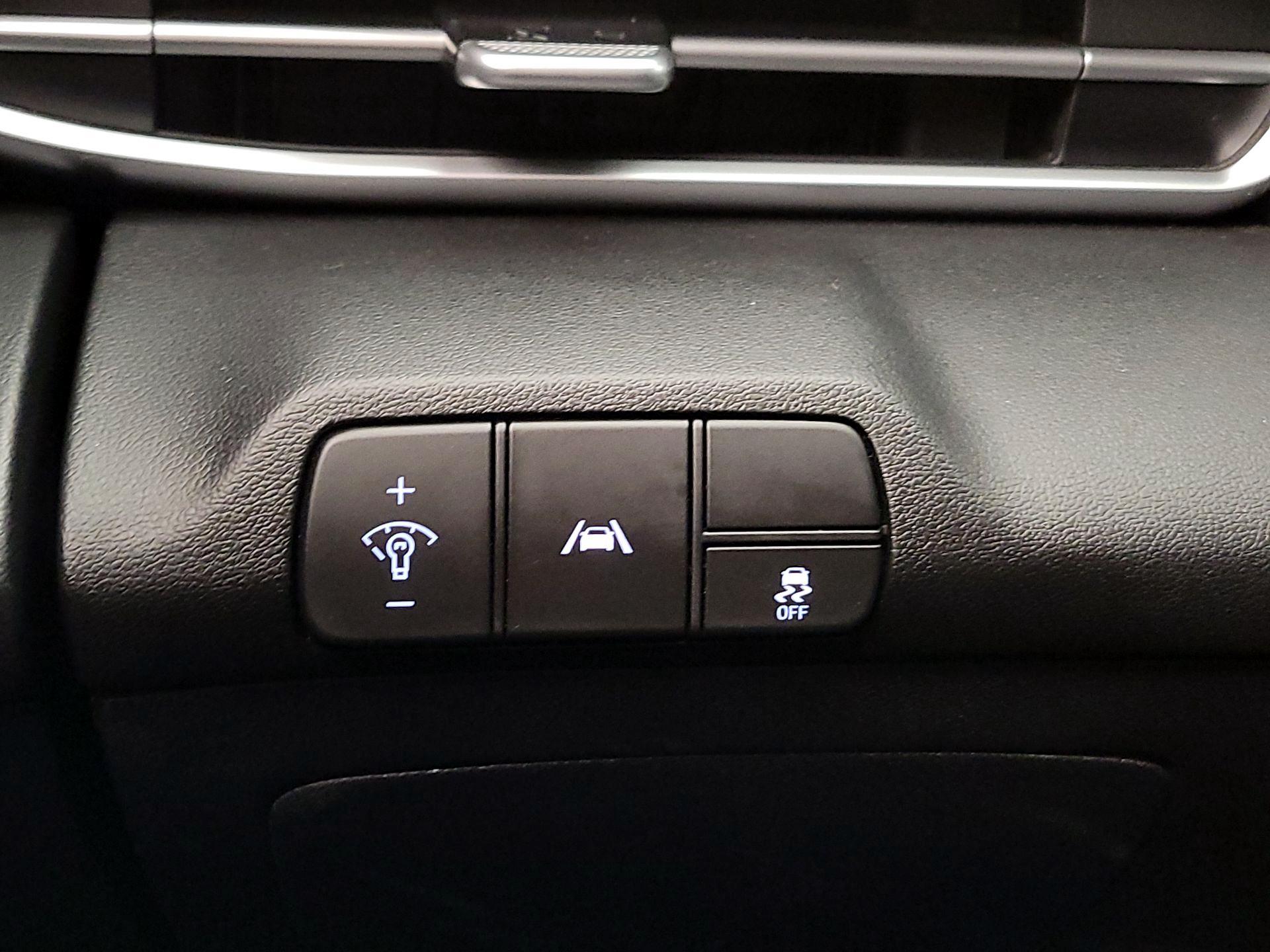 Thumbnail: 2023 Hyundai Elantra - 13