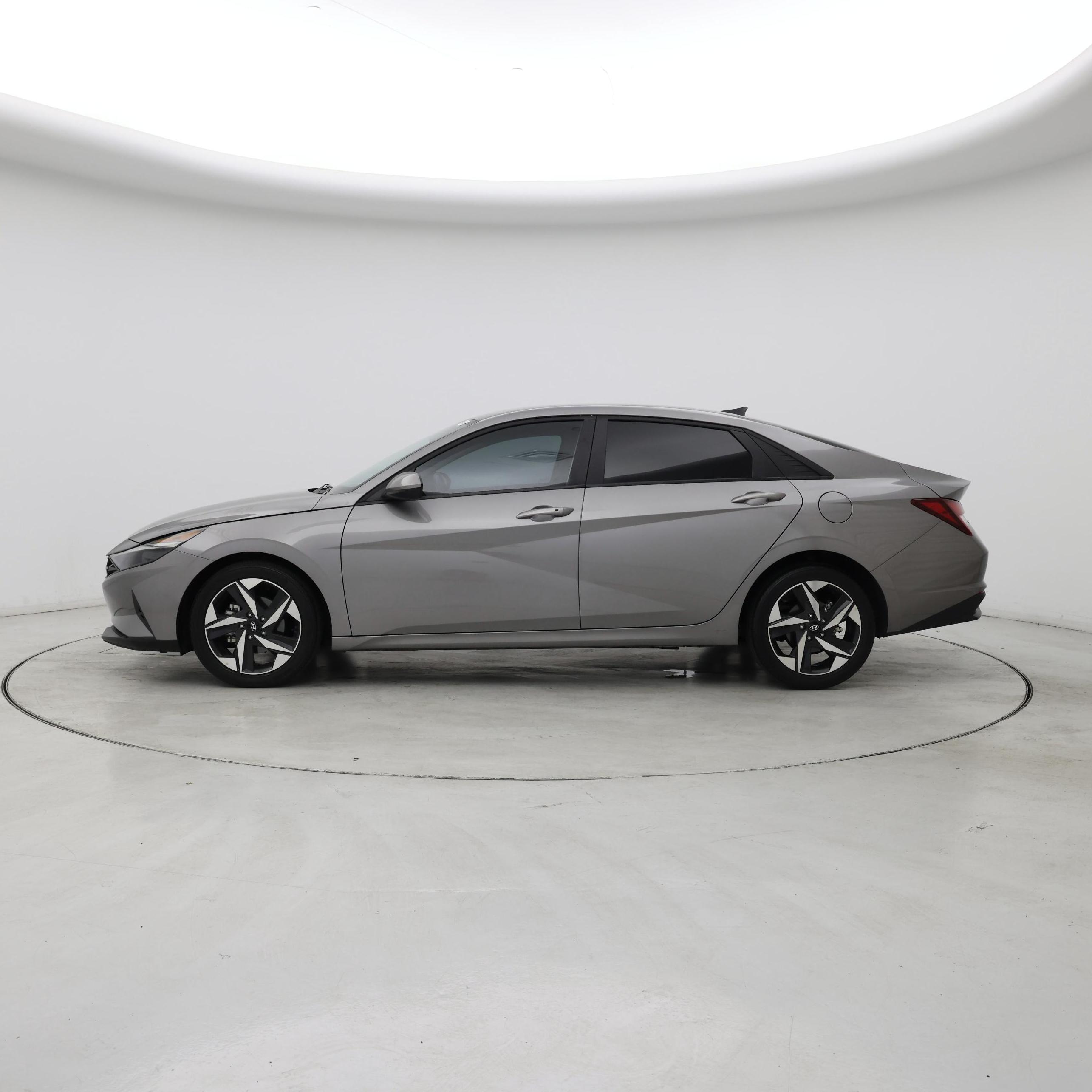 Thumbnail: 2023 Hyundai Elantra - 3