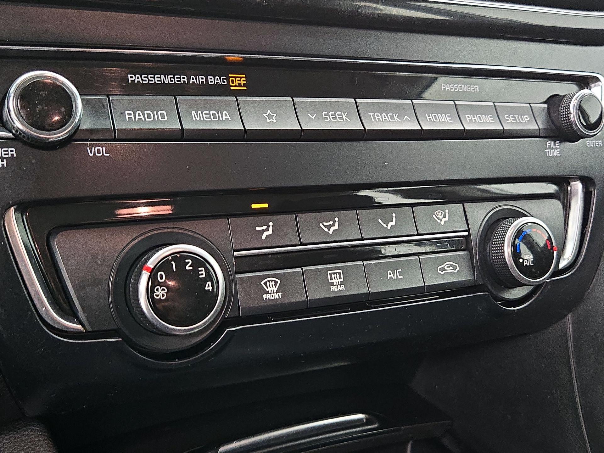 Thumbnail: 2020 Kia Optima - 16