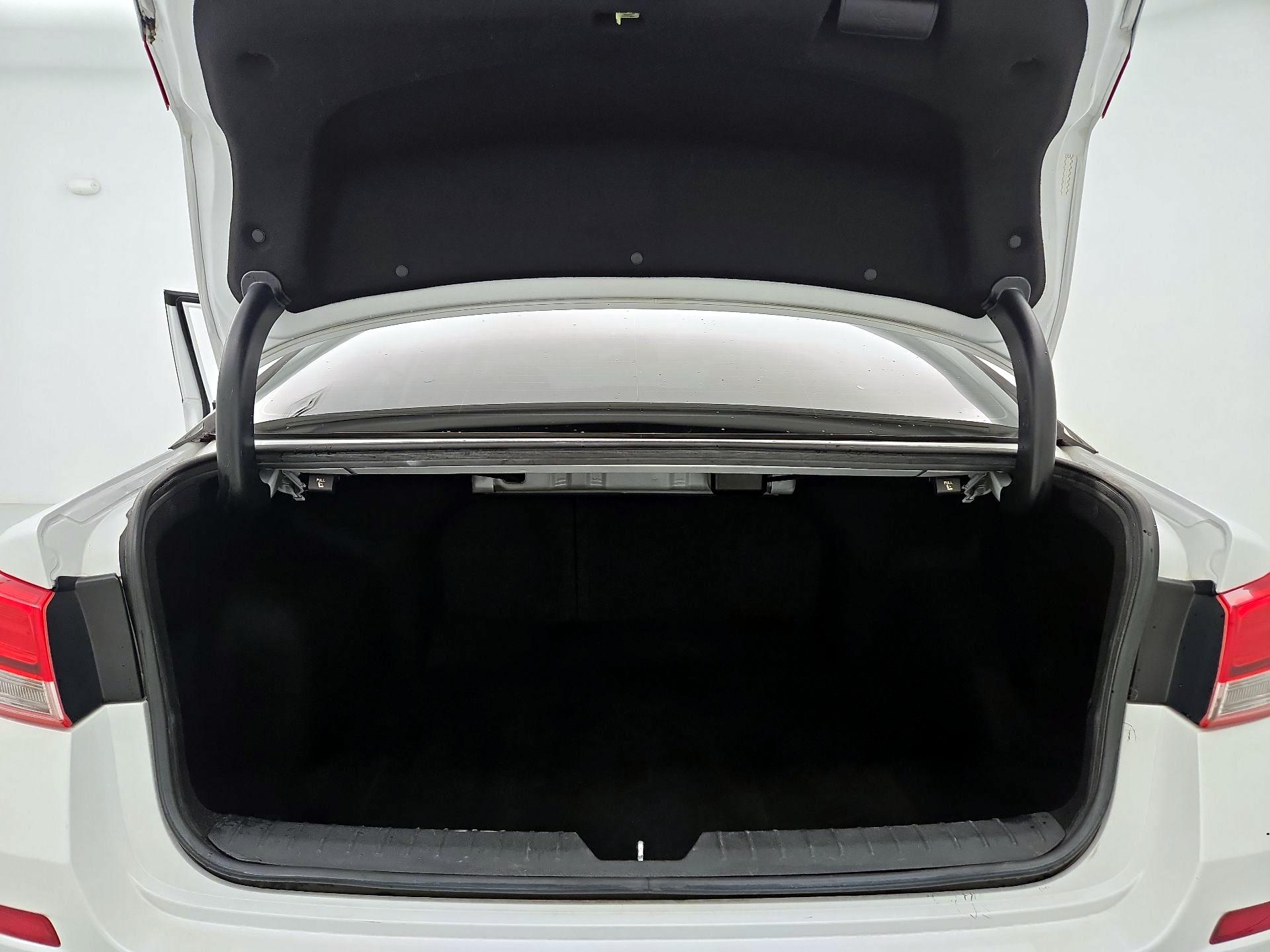 Thumbnail: 2020 Kia Optima - 20