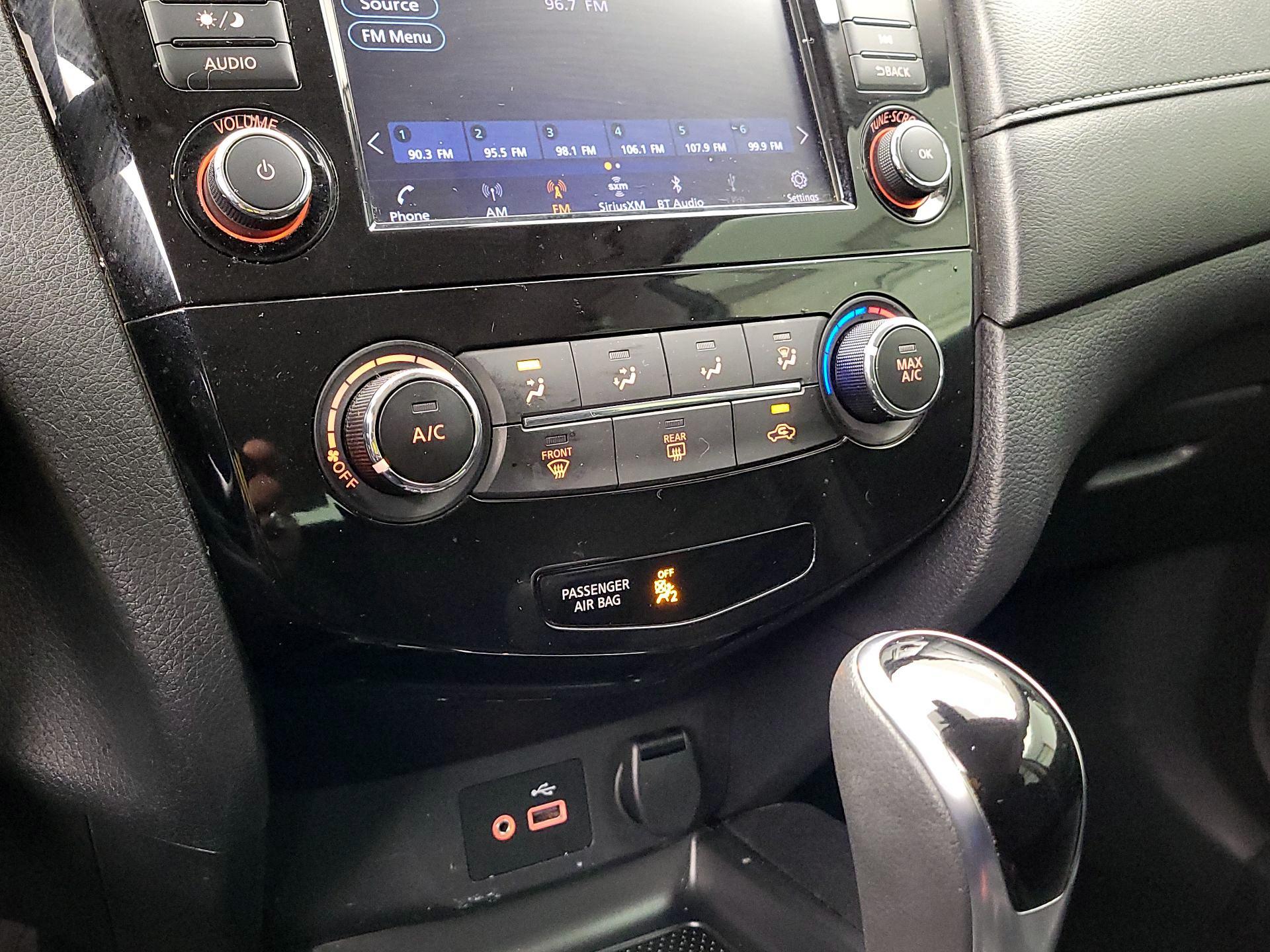 Thumbnail: 2020 Nissan Rogue - 16