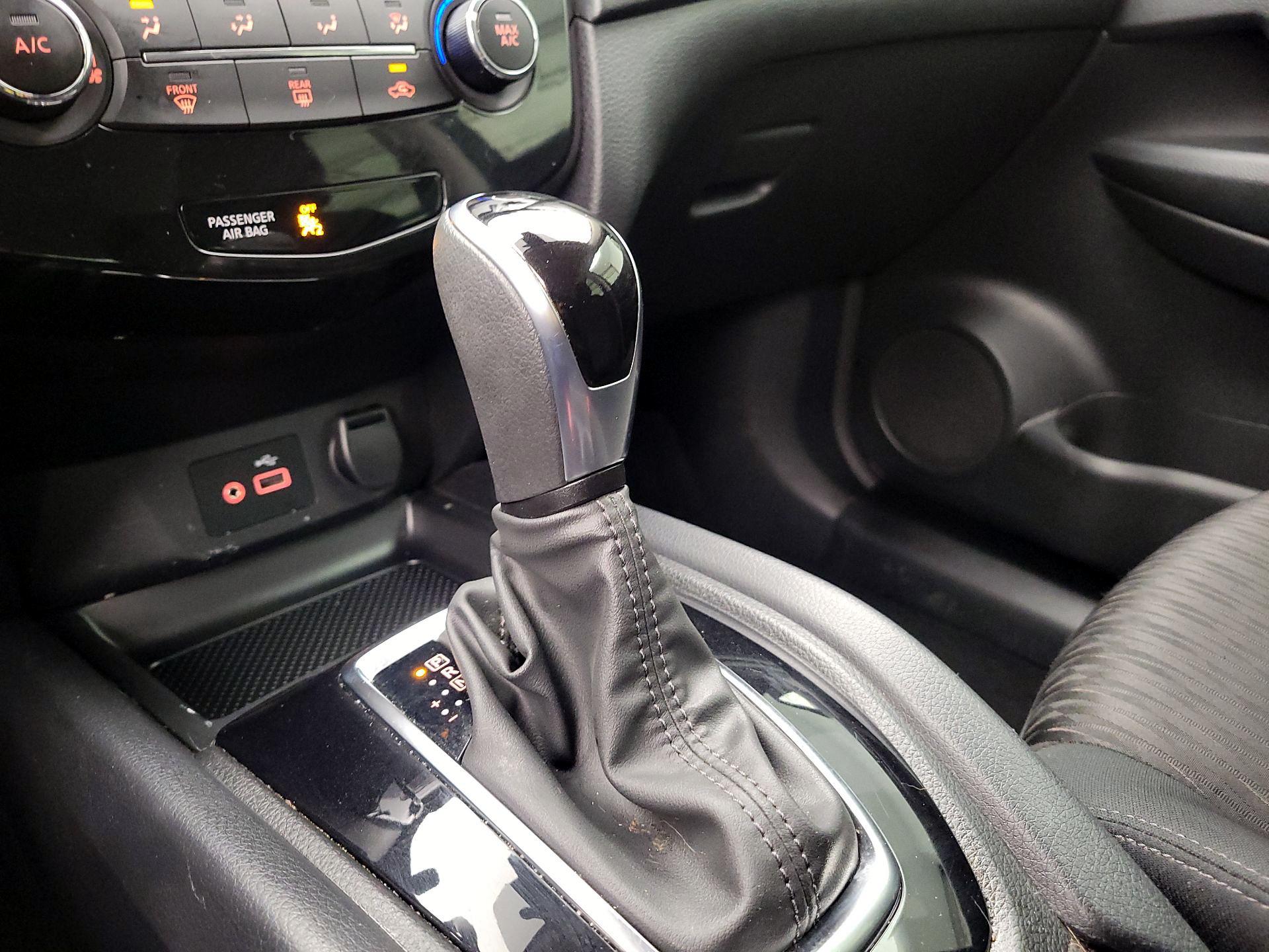 Thumbnail: 2020 Nissan Rogue - 17