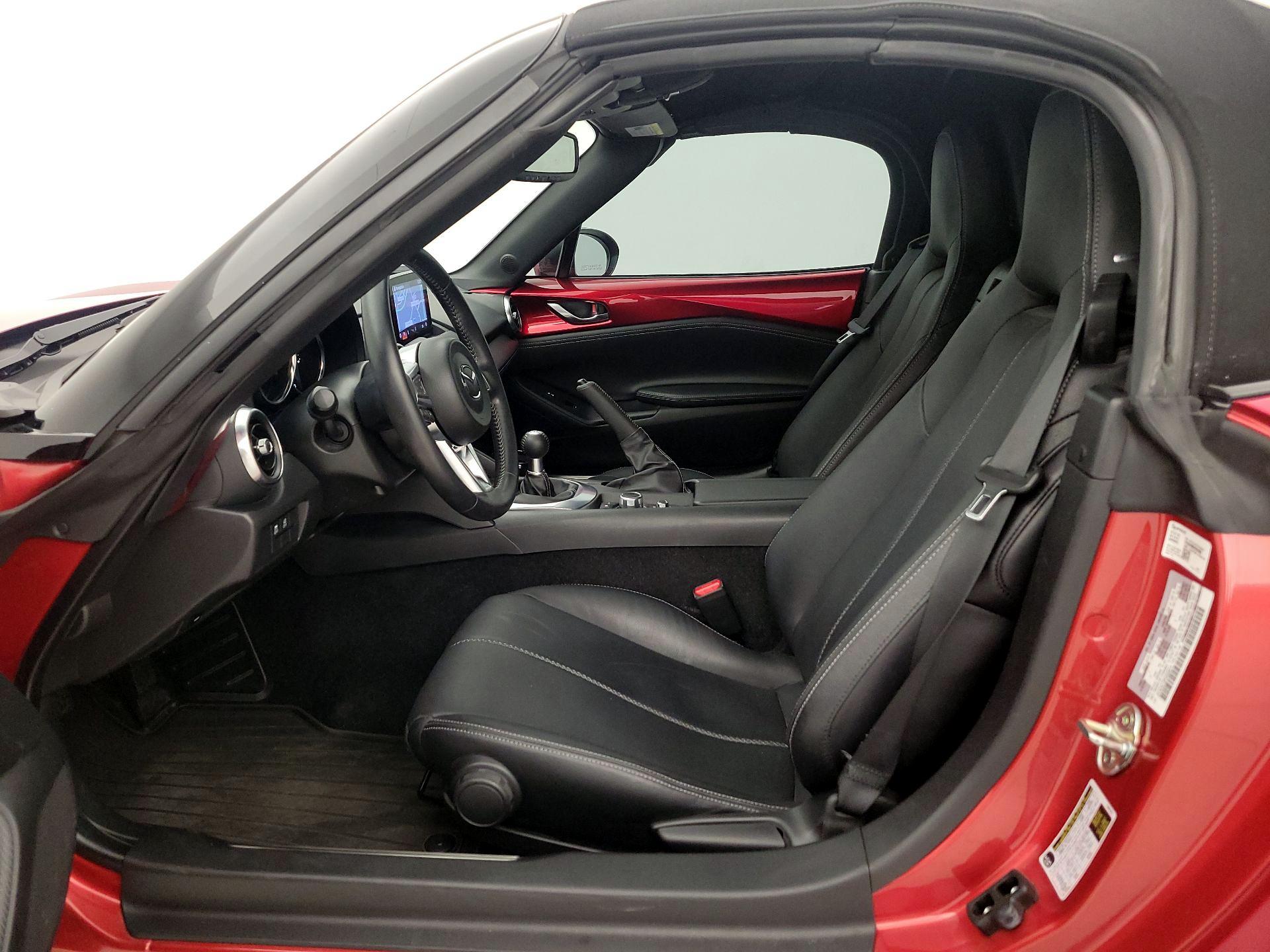 Thumbnail: 2023 Mazda MX-5 Miata - 11