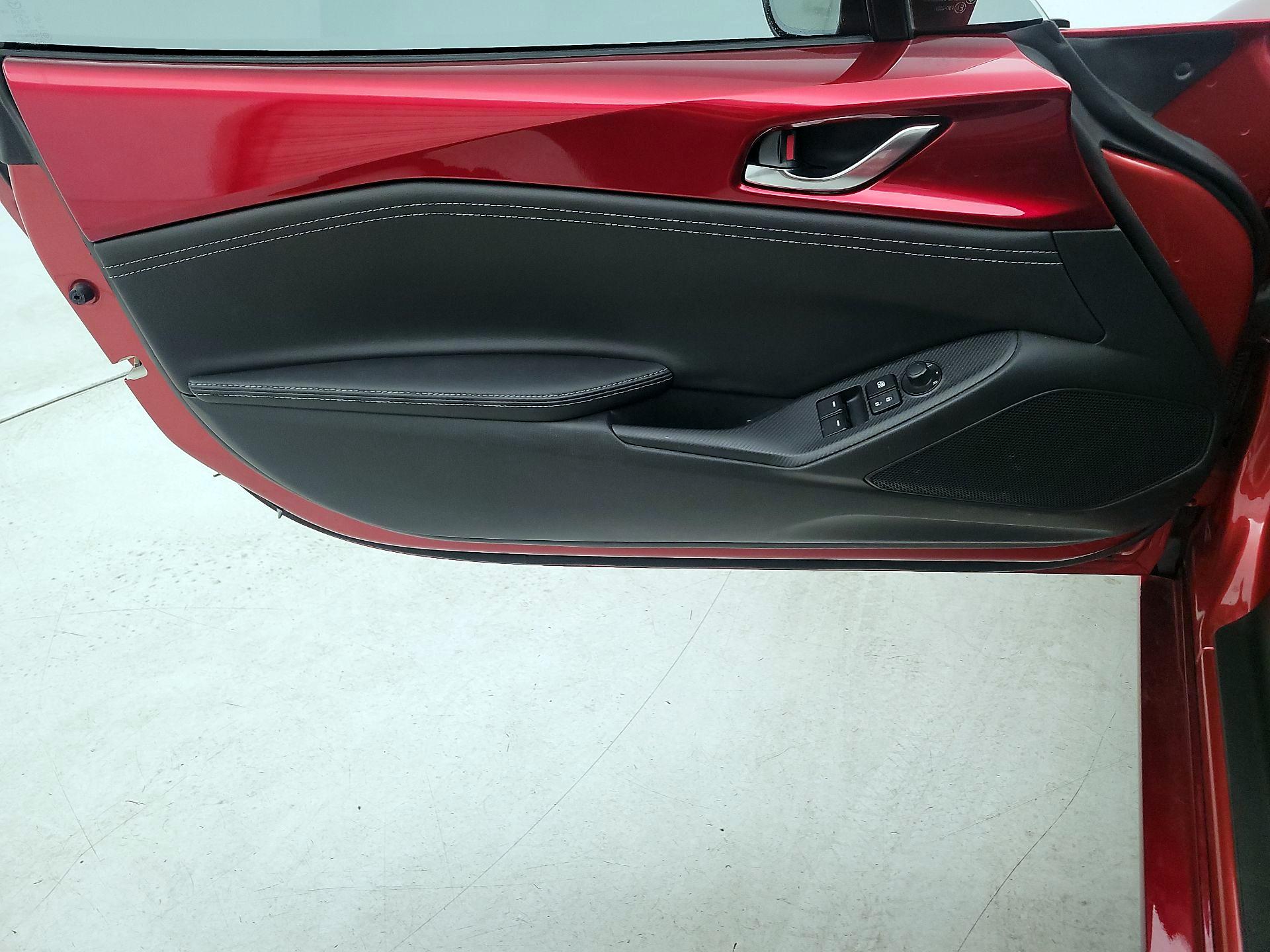 Thumbnail: 2023 Mazda MX-5 Miata - 12