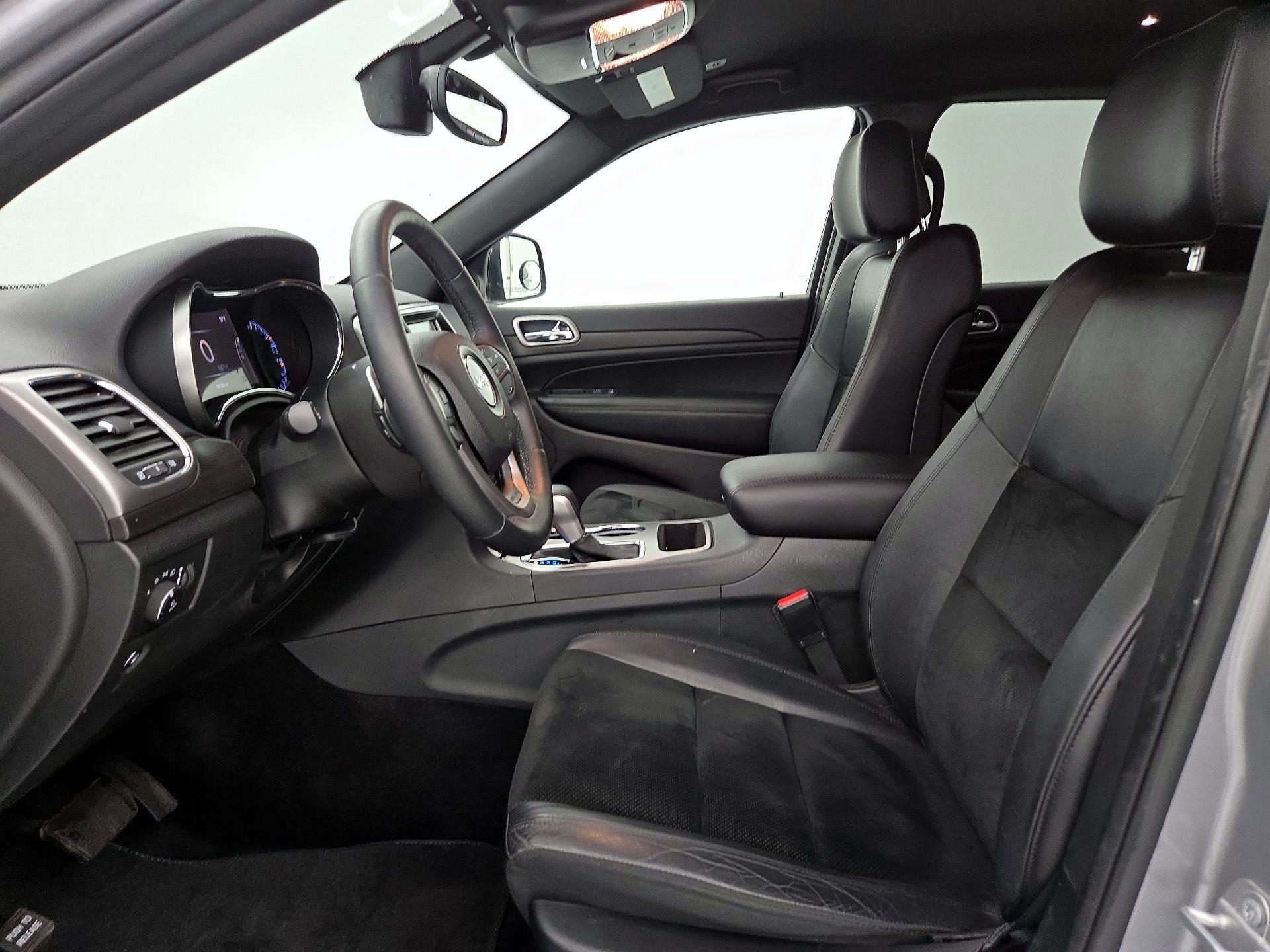 Thumbnail: 2017 Jeep Grand Cherokee - 11