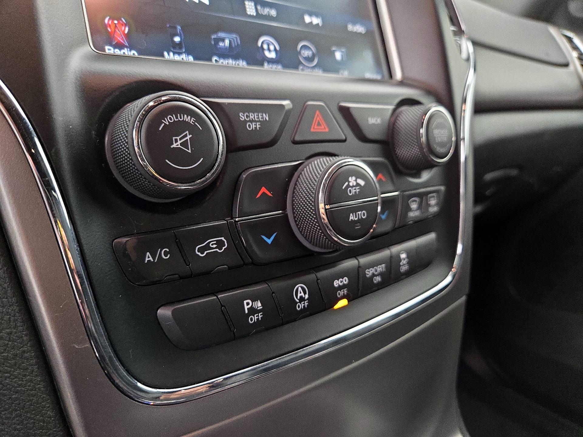 Thumbnail: 2017 Jeep Grand Cherokee - 16