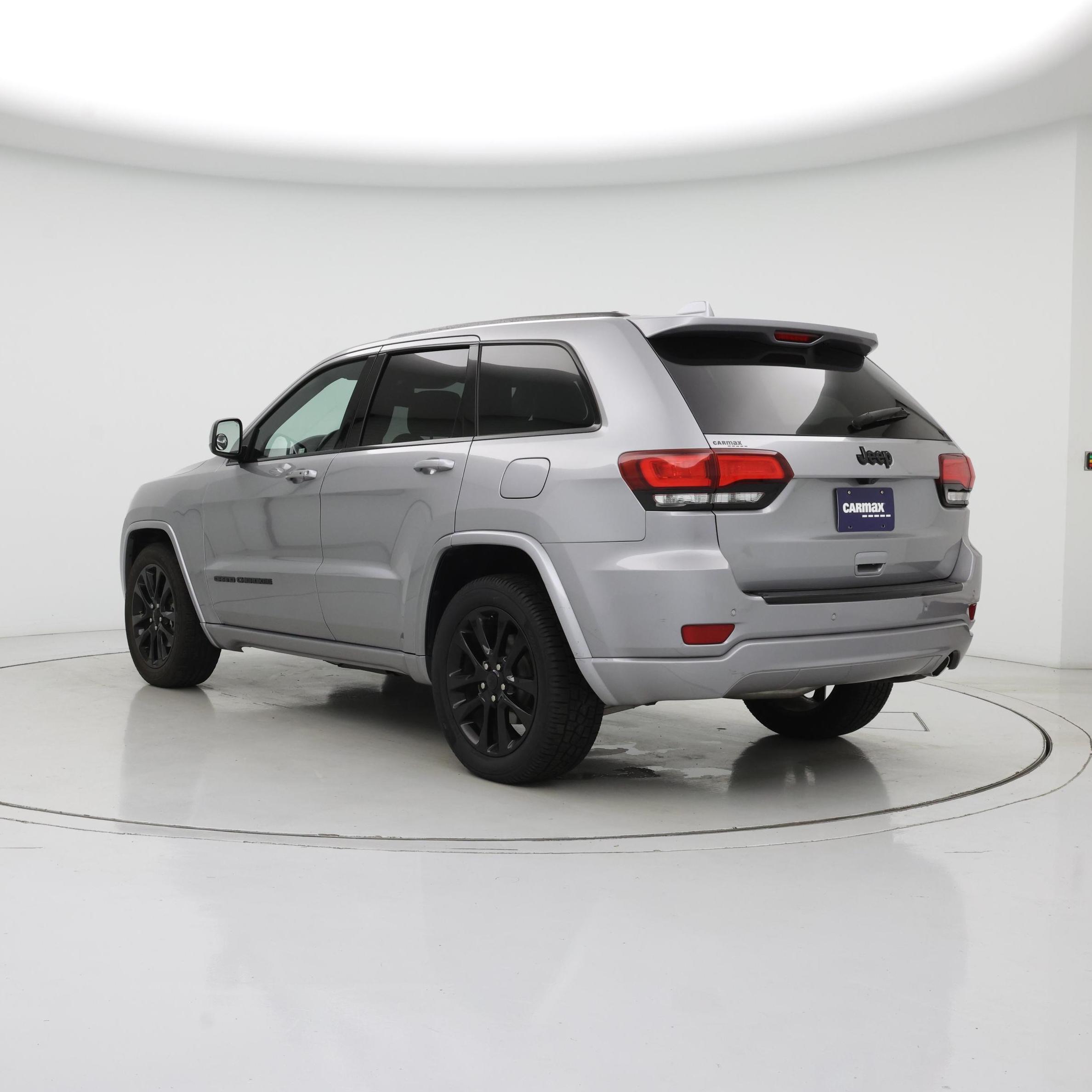 Thumbnail: 2017 Jeep Grand Cherokee - 2