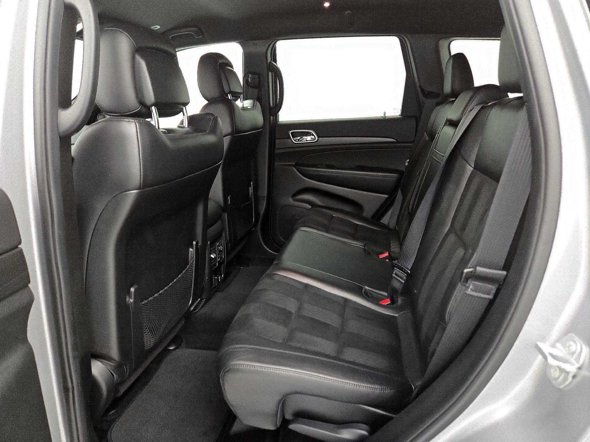 Thumbnail: 2017 Jeep Grand Cherokee - 19