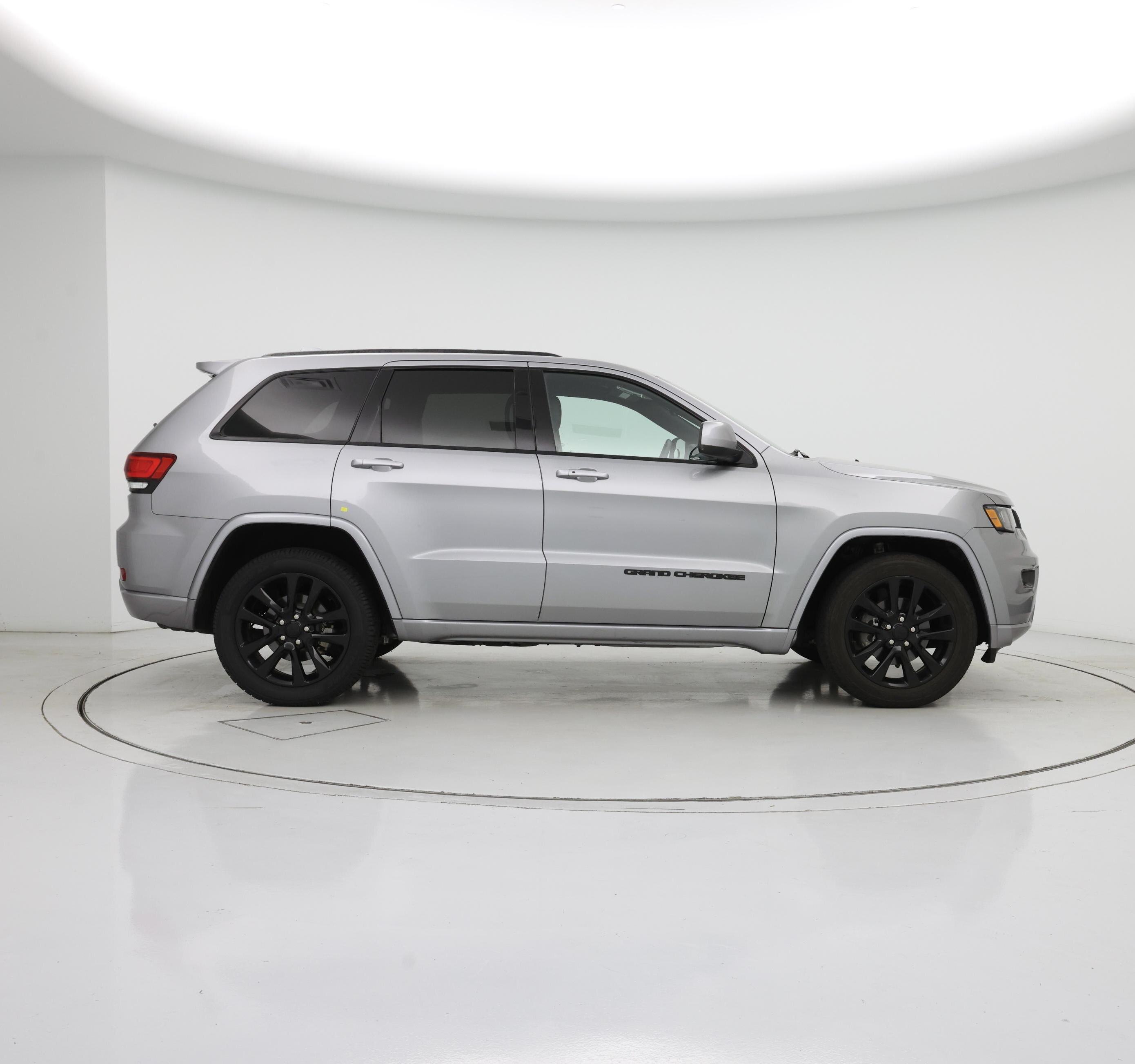 Thumbnail: 2017 Jeep Grand Cherokee - 7
