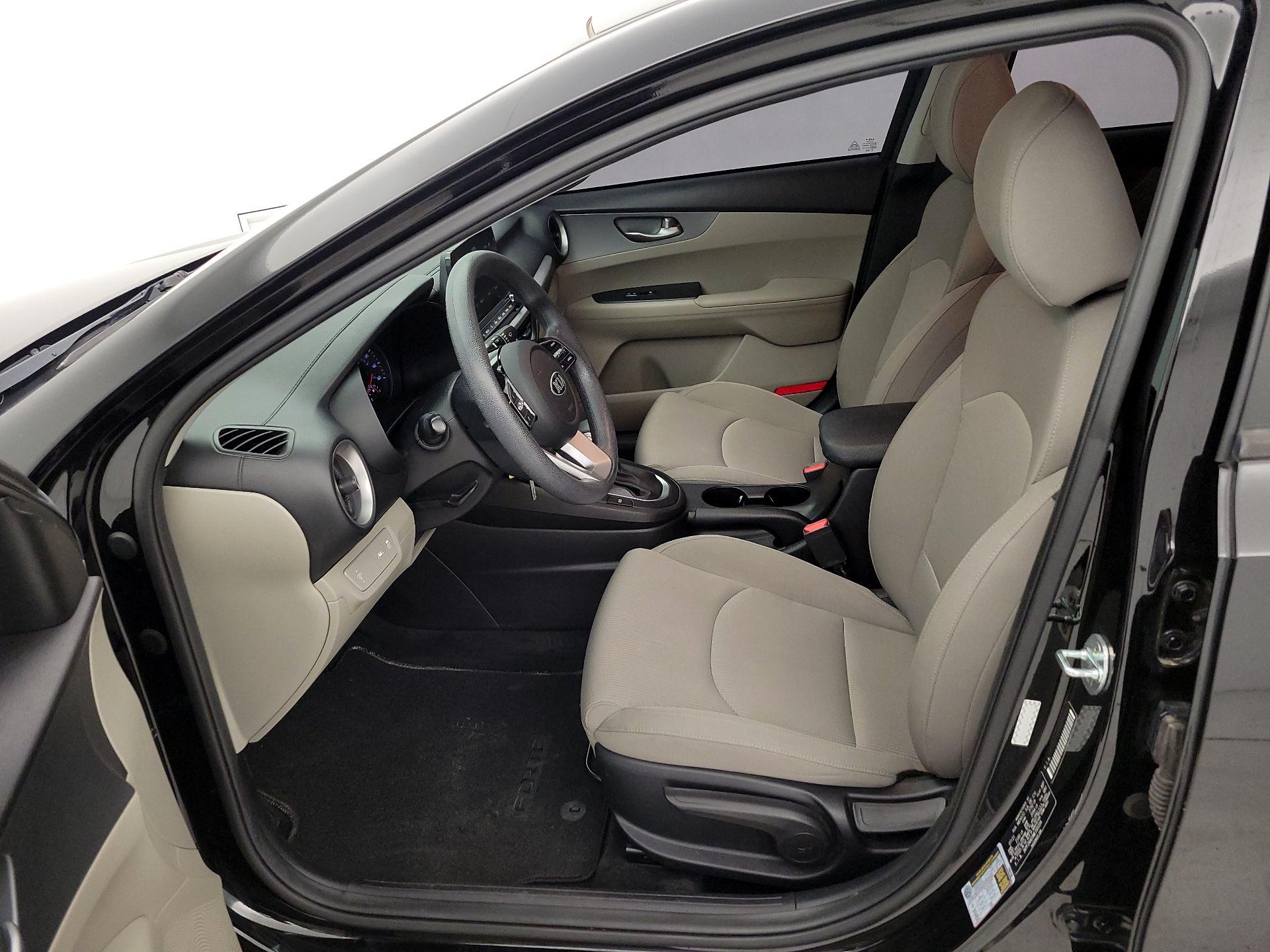 Thumbnail: 2021 Kia Forte - 11