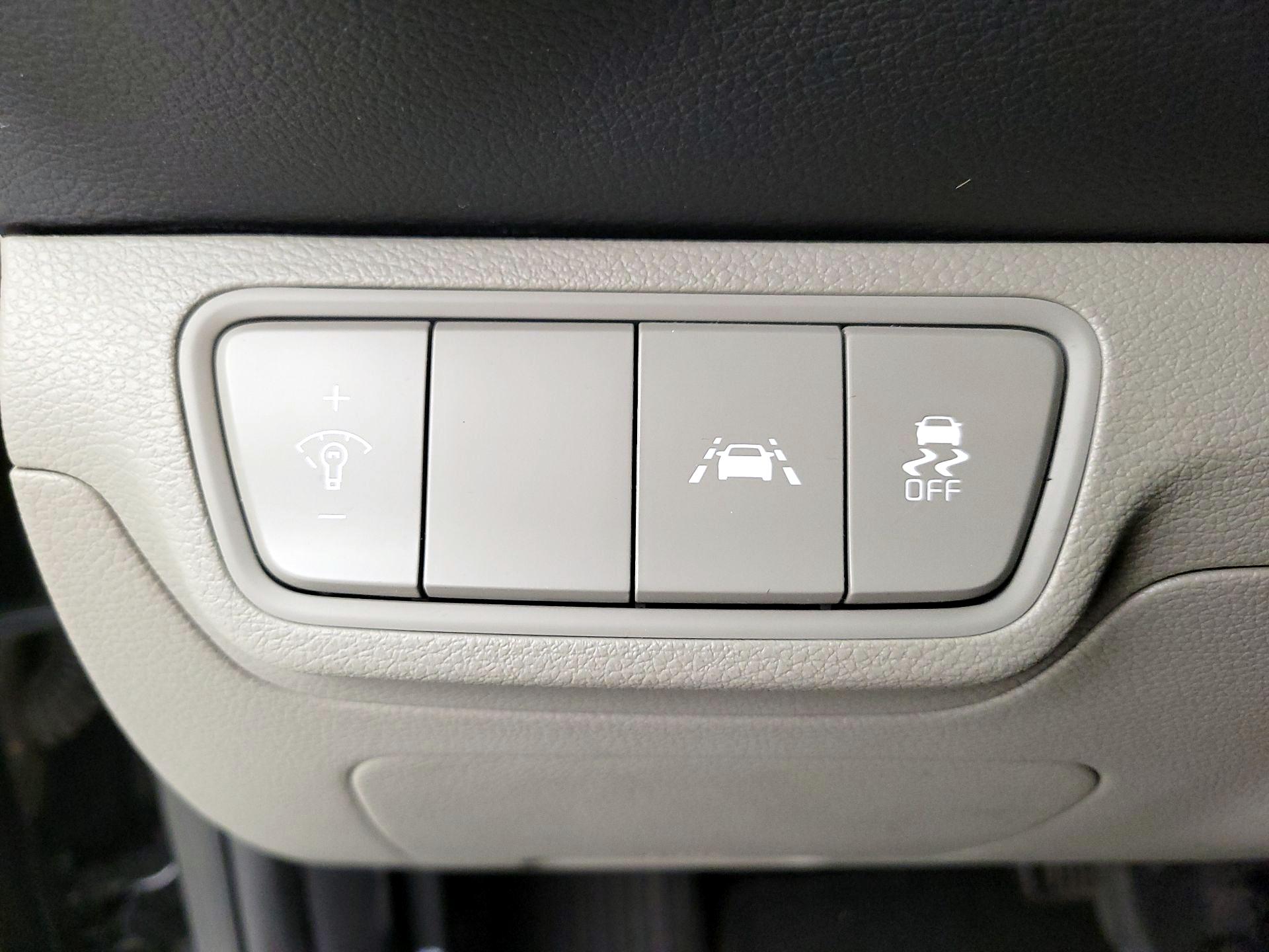 Thumbnail: 2021 Kia Forte - 13