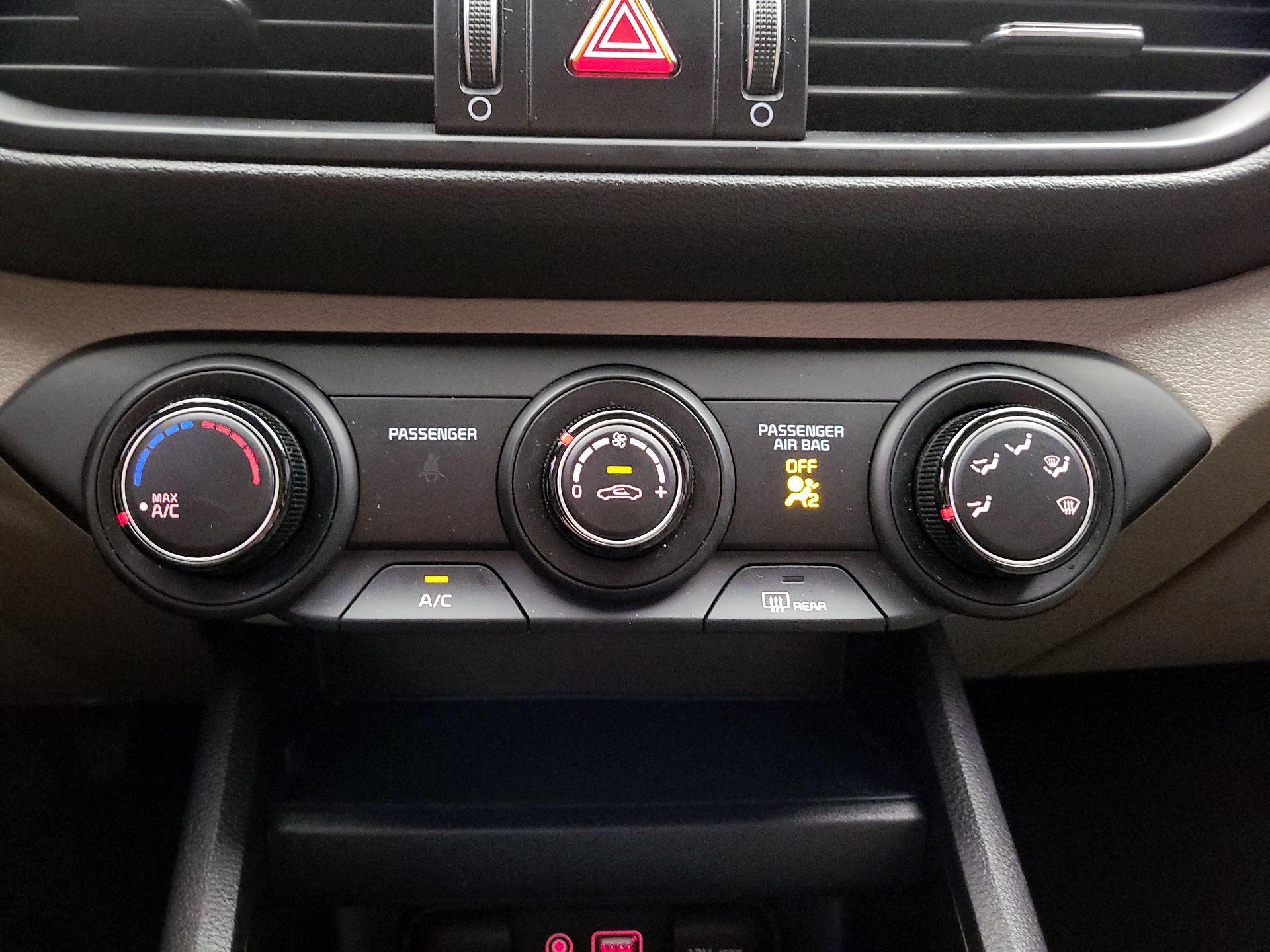 Thumbnail: 2021 Kia Forte - 16