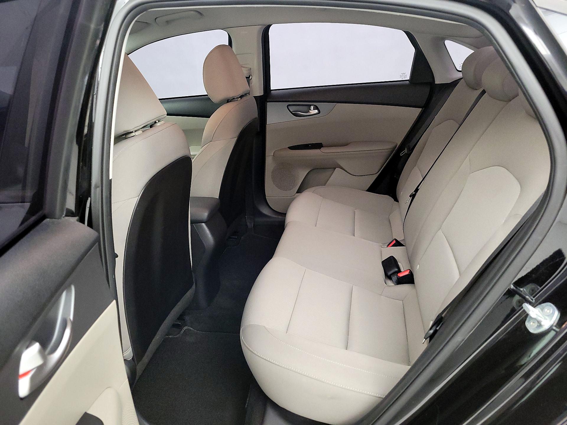 Thumbnail: 2021 Kia Forte - 19