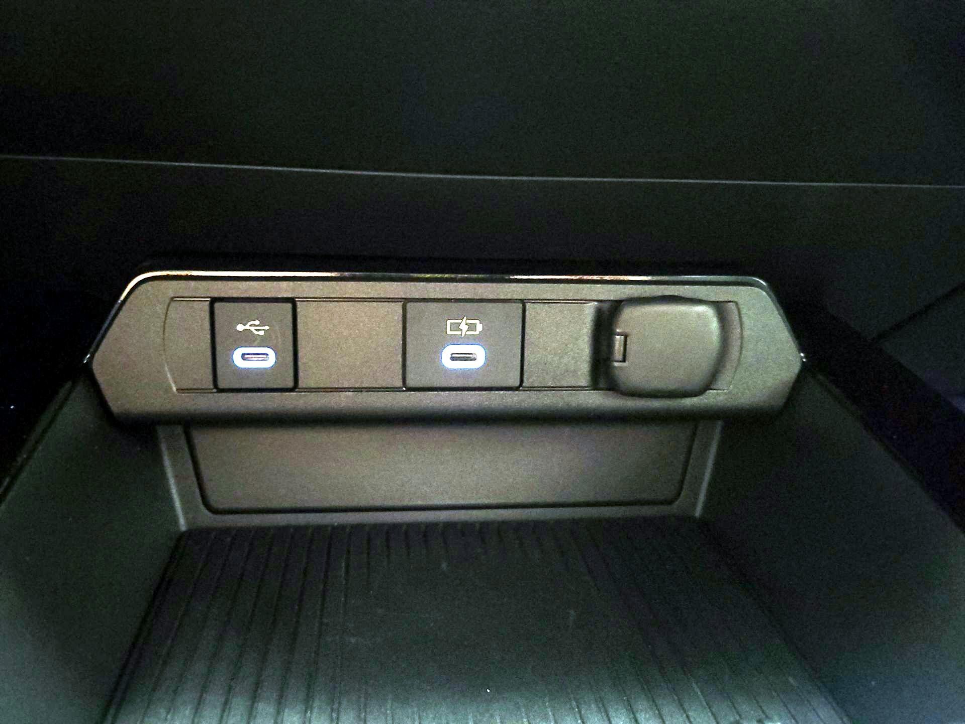 Thumbnail: 2023 Toyota Prius - 18