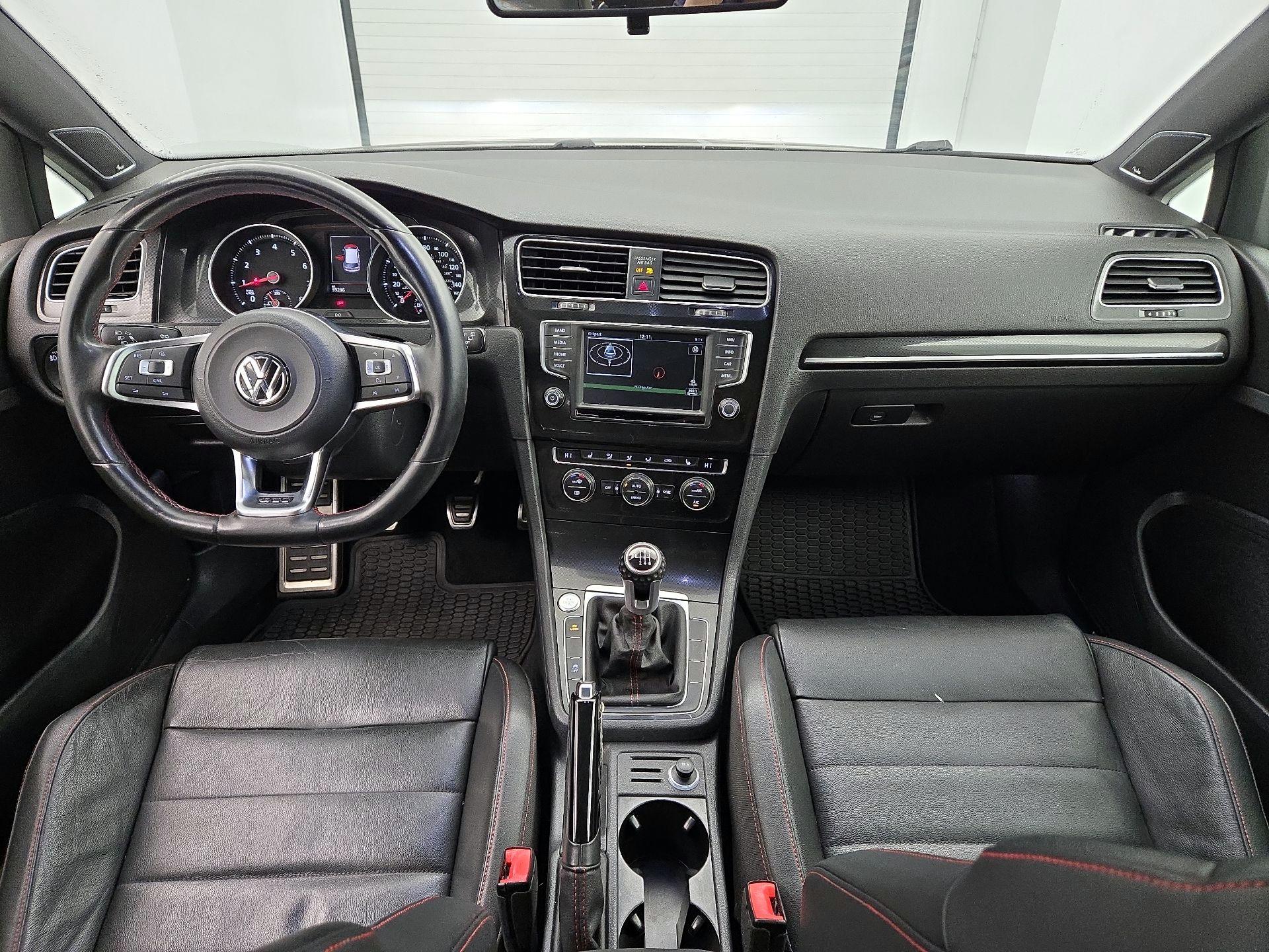 Thumbnail: 2016 Volkswagen Golf - 9