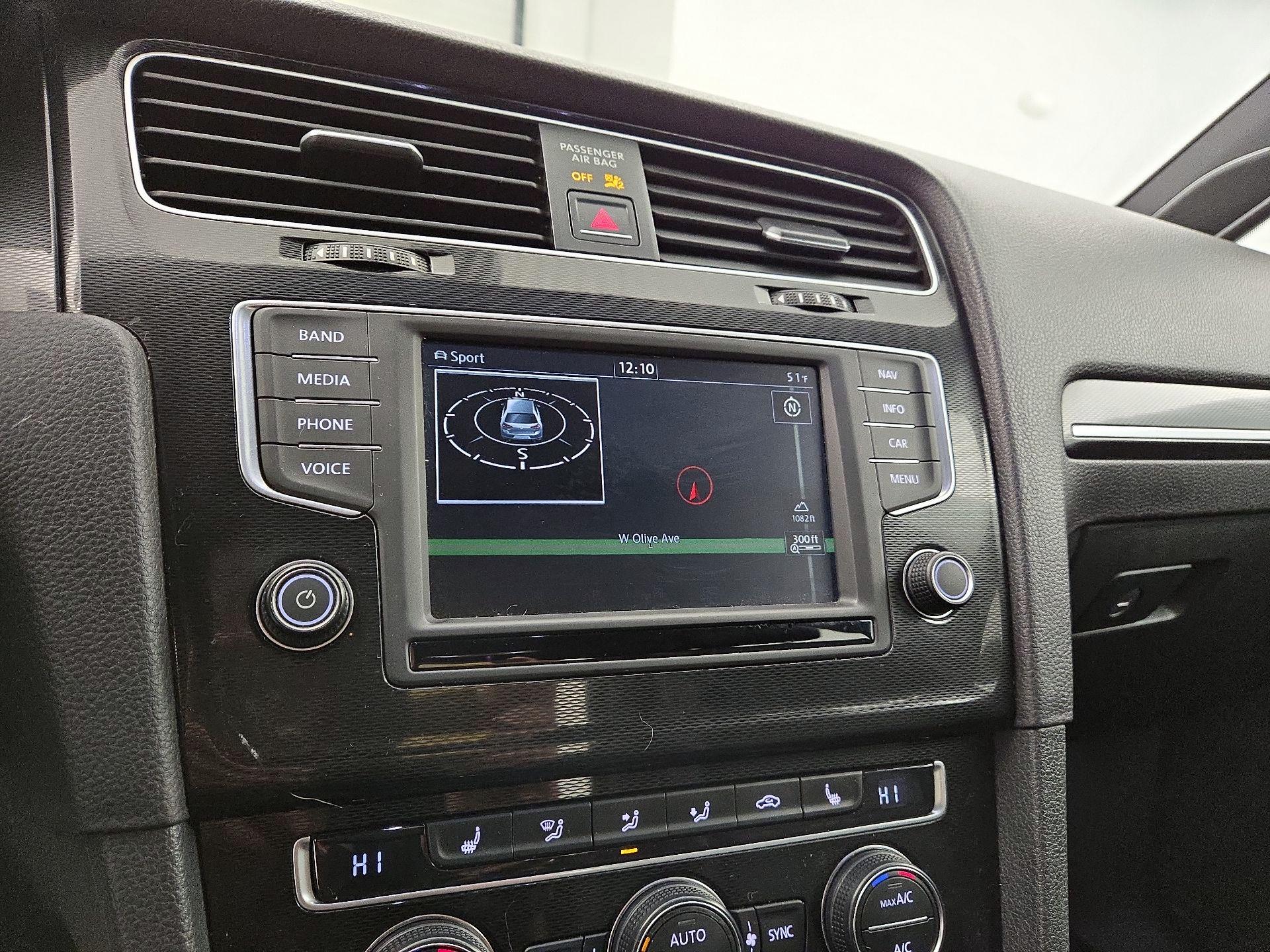 Thumbnail: 2016 Volkswagen Golf - 14