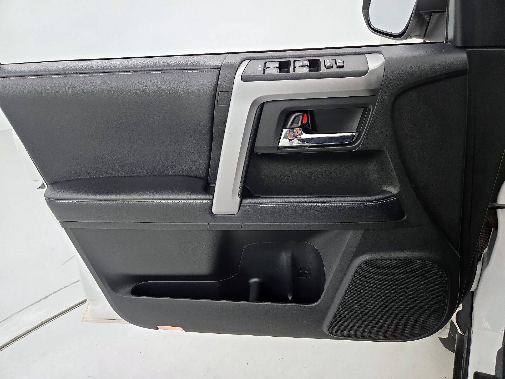 Thumbnail: 2018 Toyota 4Runner - 12