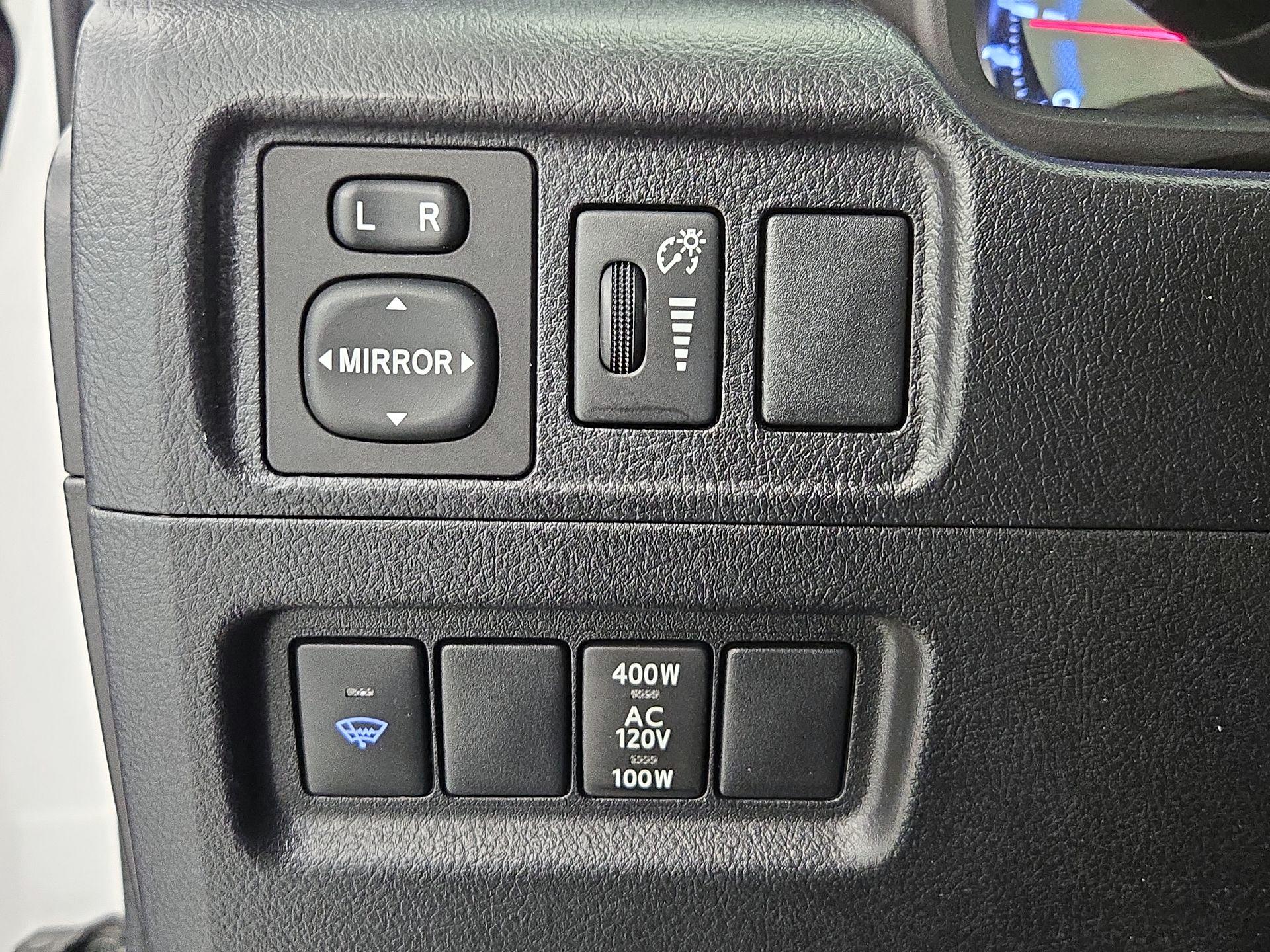 Thumbnail: 2018 Toyota 4Runner - 13