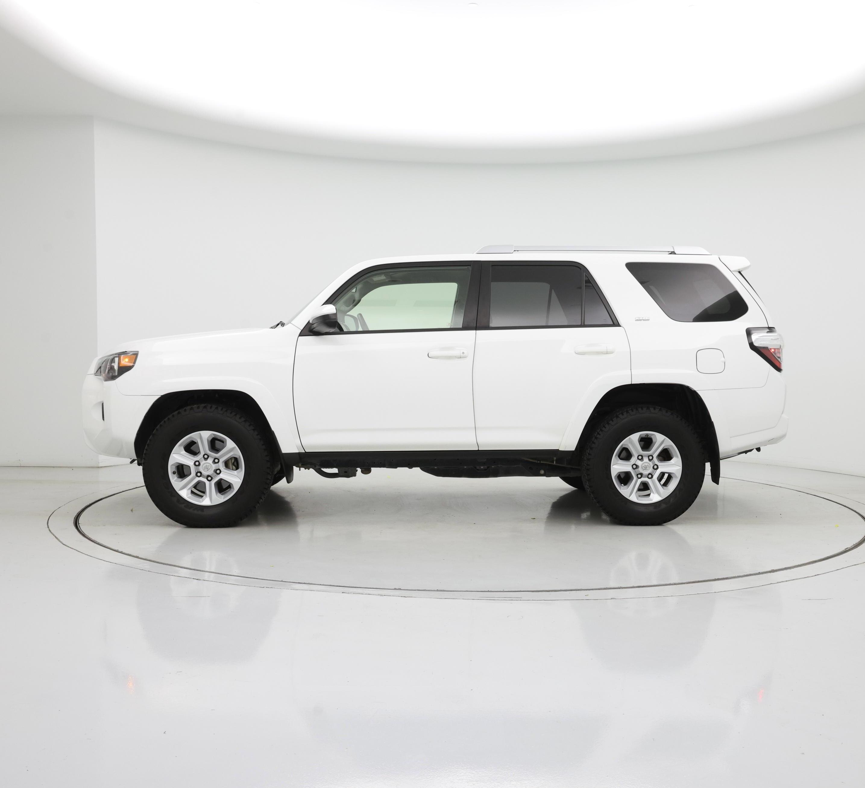 Thumbnail: 2018 Toyota 4Runner - 3