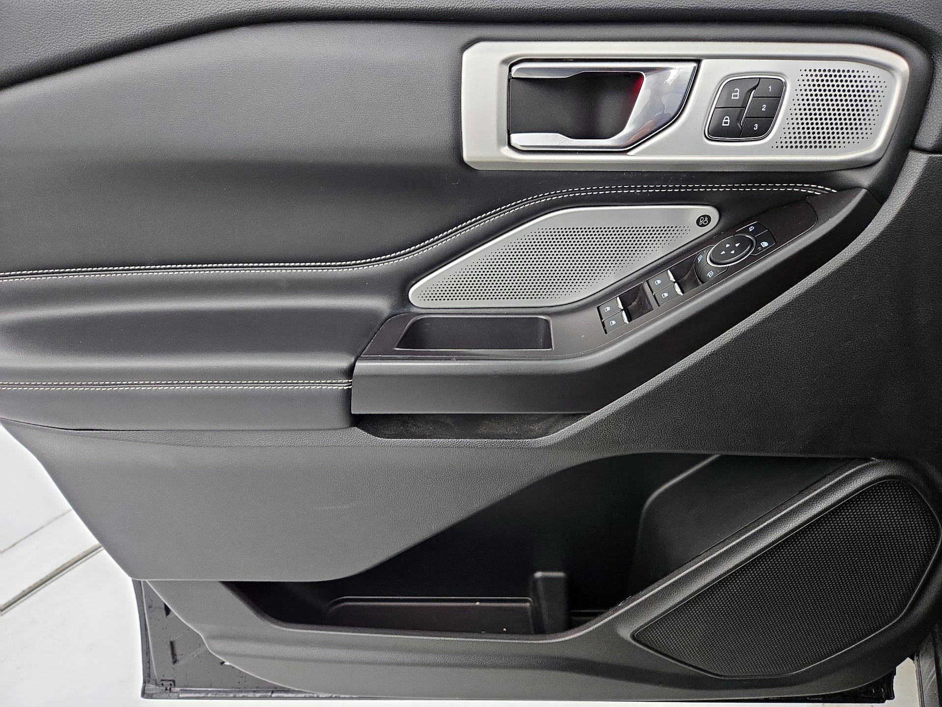 Thumbnail: 2020 Ford Explorer - 12